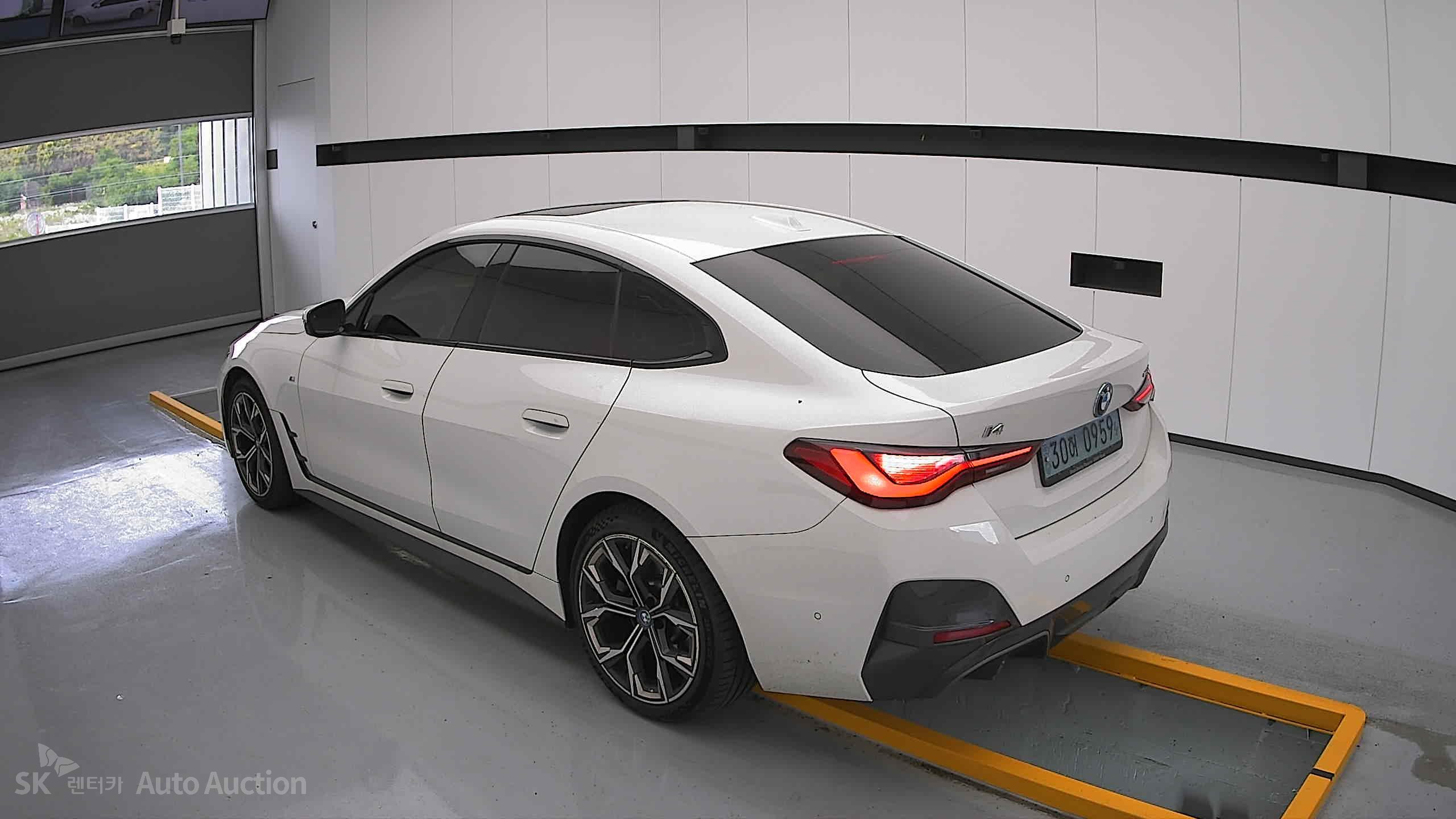 2022 - bmw i4 edrive40