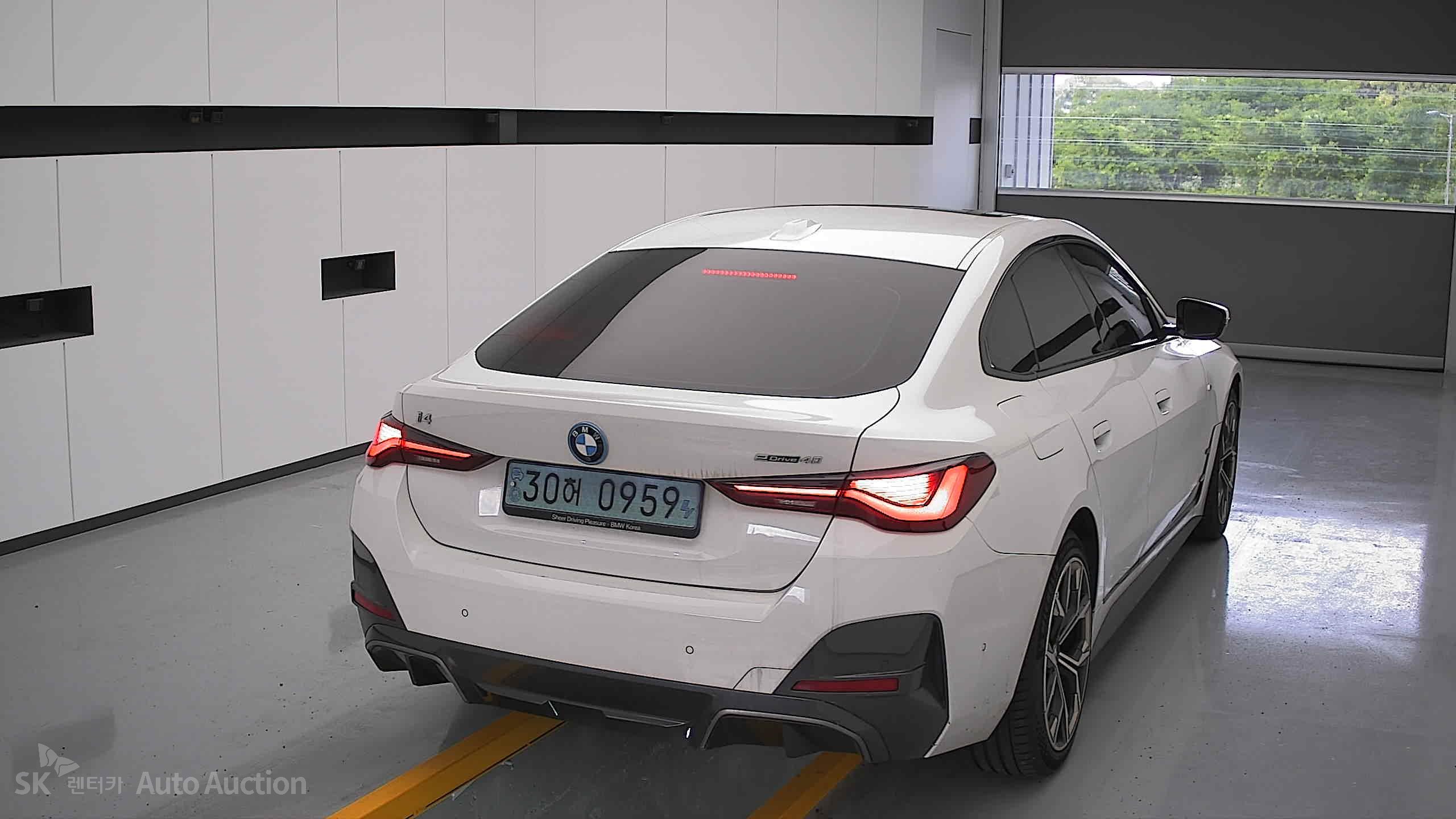 2022 - bmw i4 edrive40