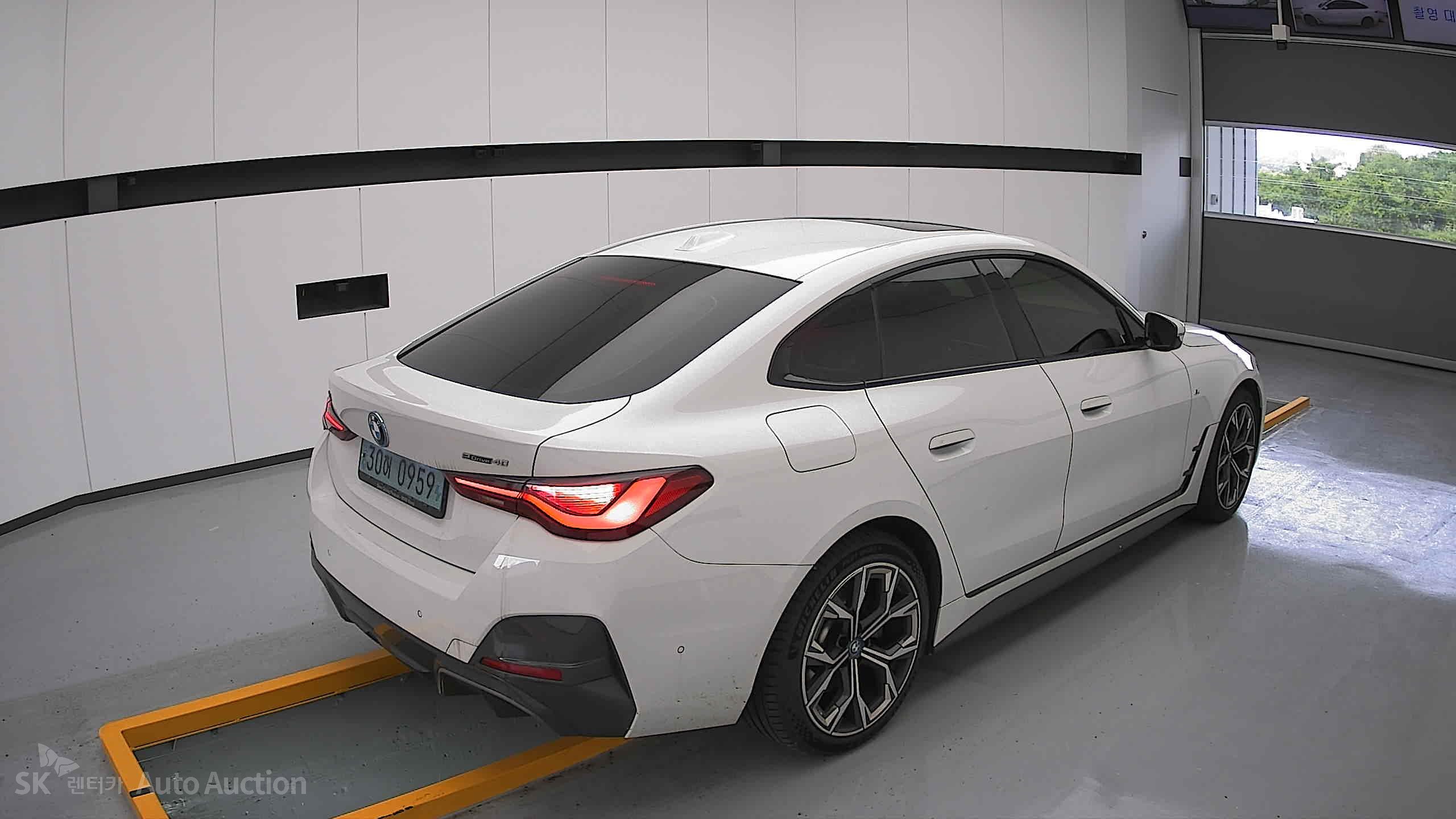 2022 - bmw i4 edrive40