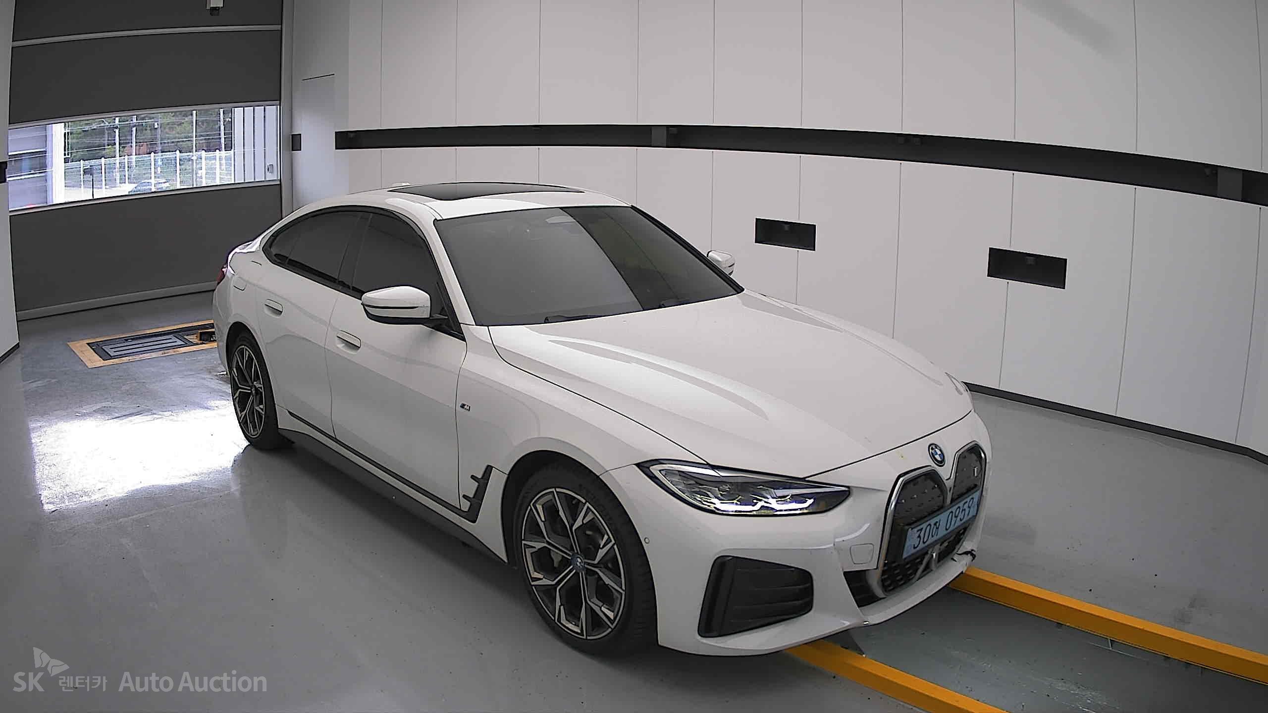 2022 - bmw i4 edrive40