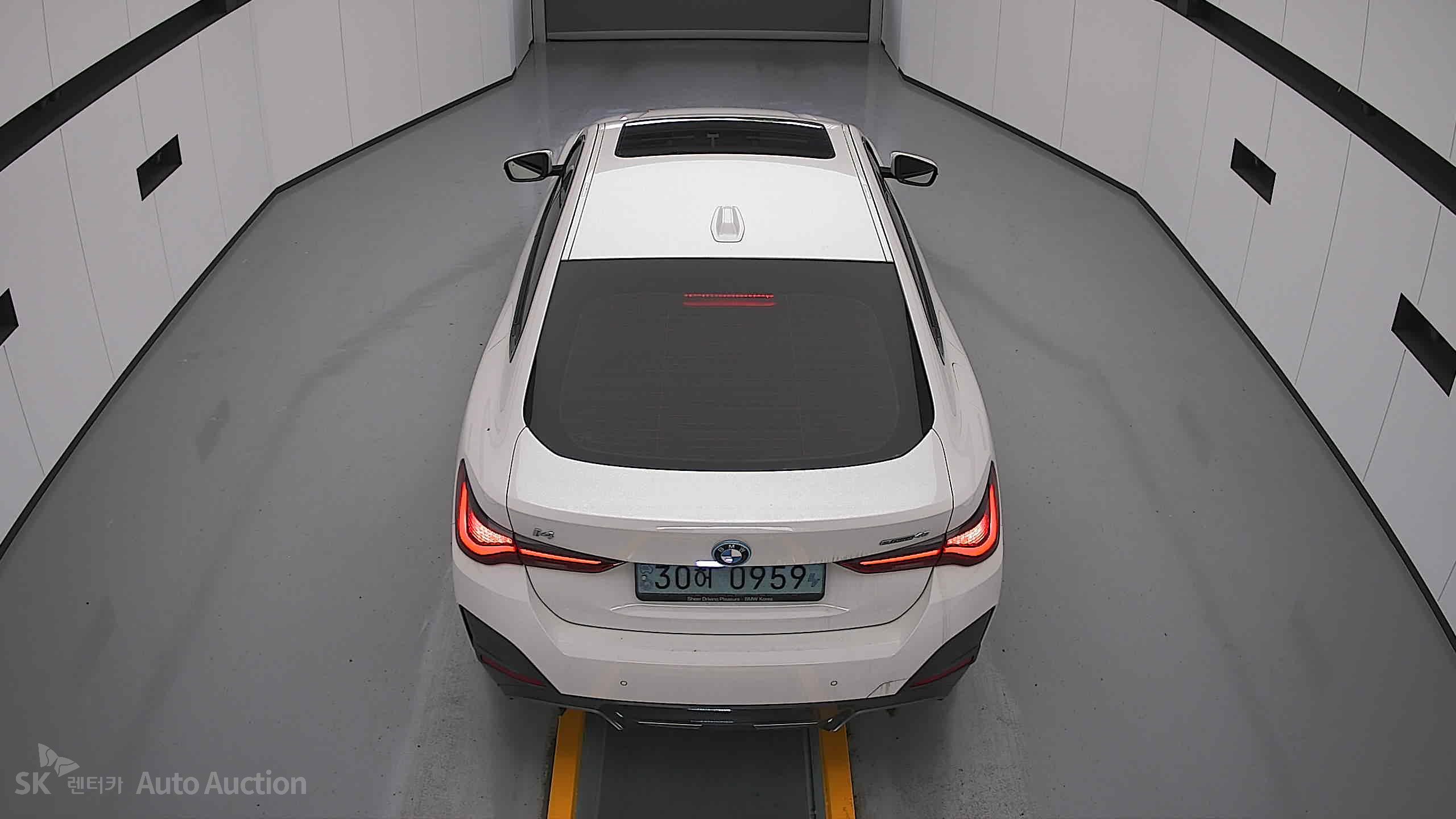 2022 - bmw i4 edrive40