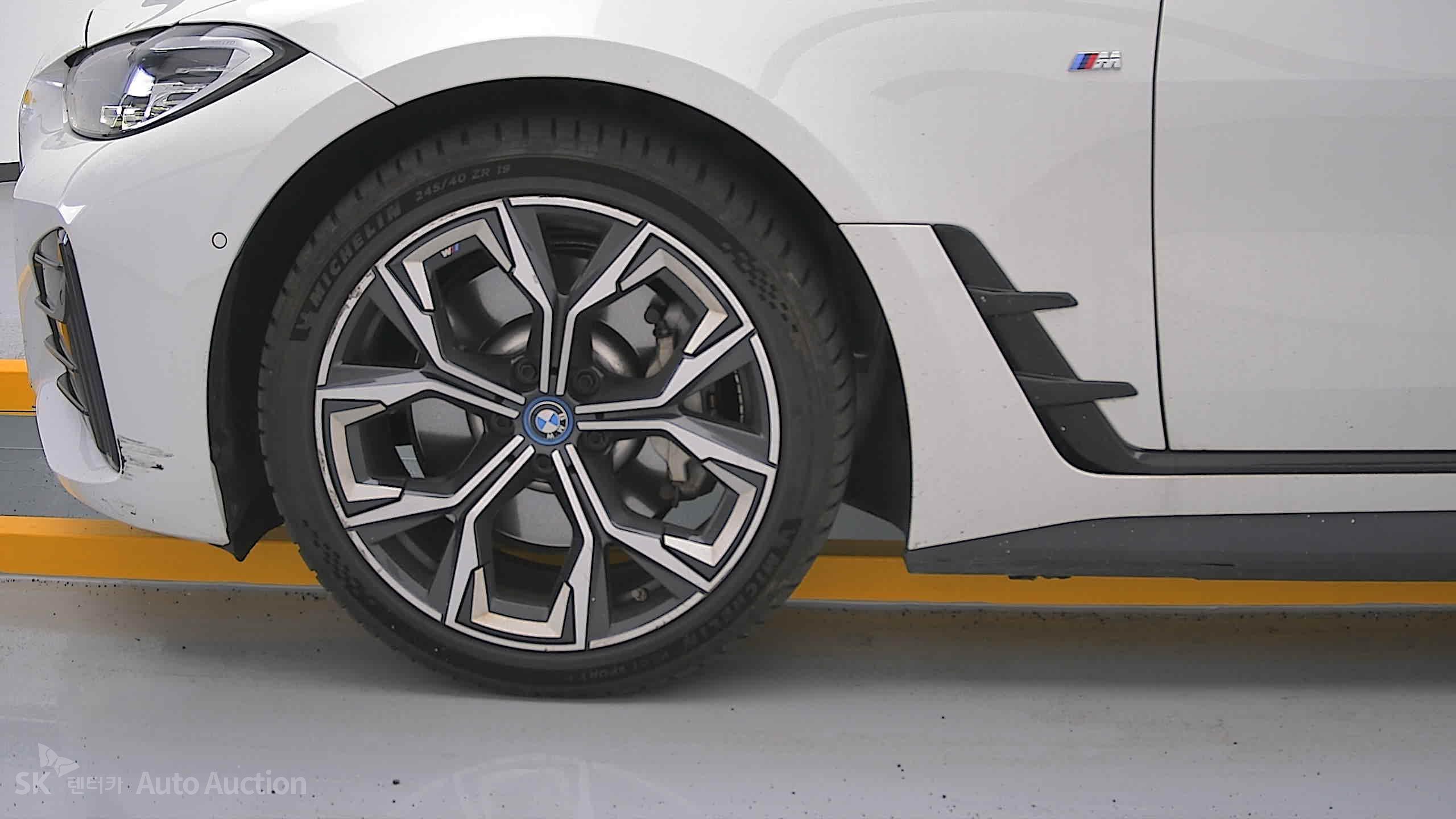 2022 - bmw i4 edrive40