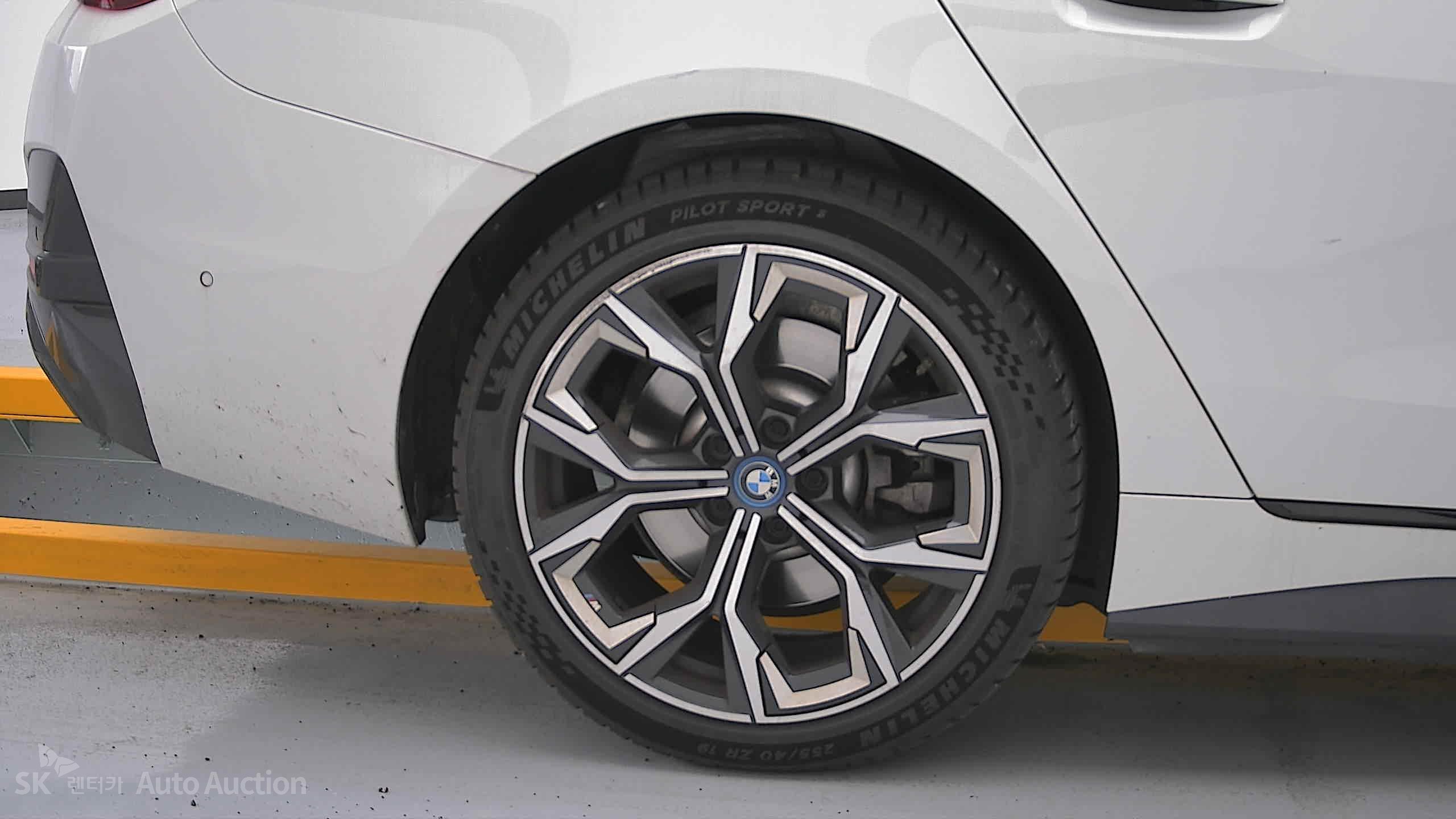 2022 - bmw i4 edrive40