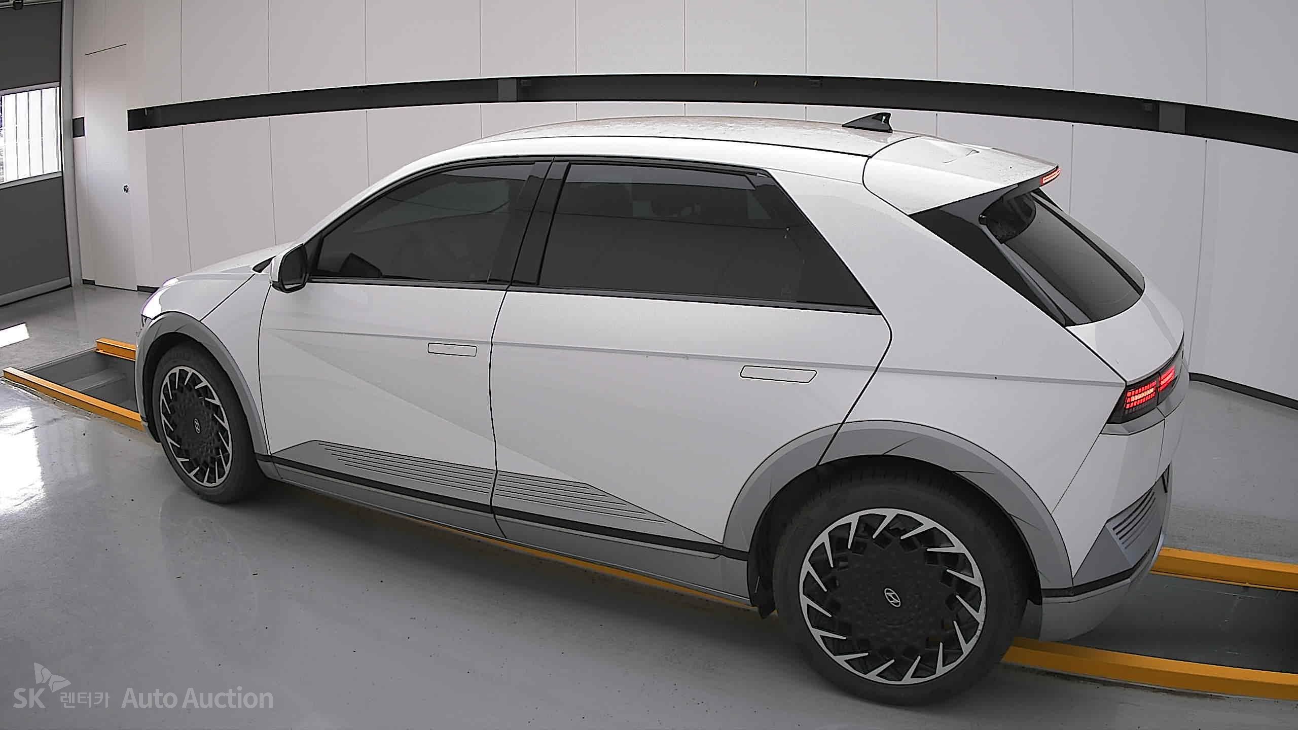 2022 - hyundai ioniq