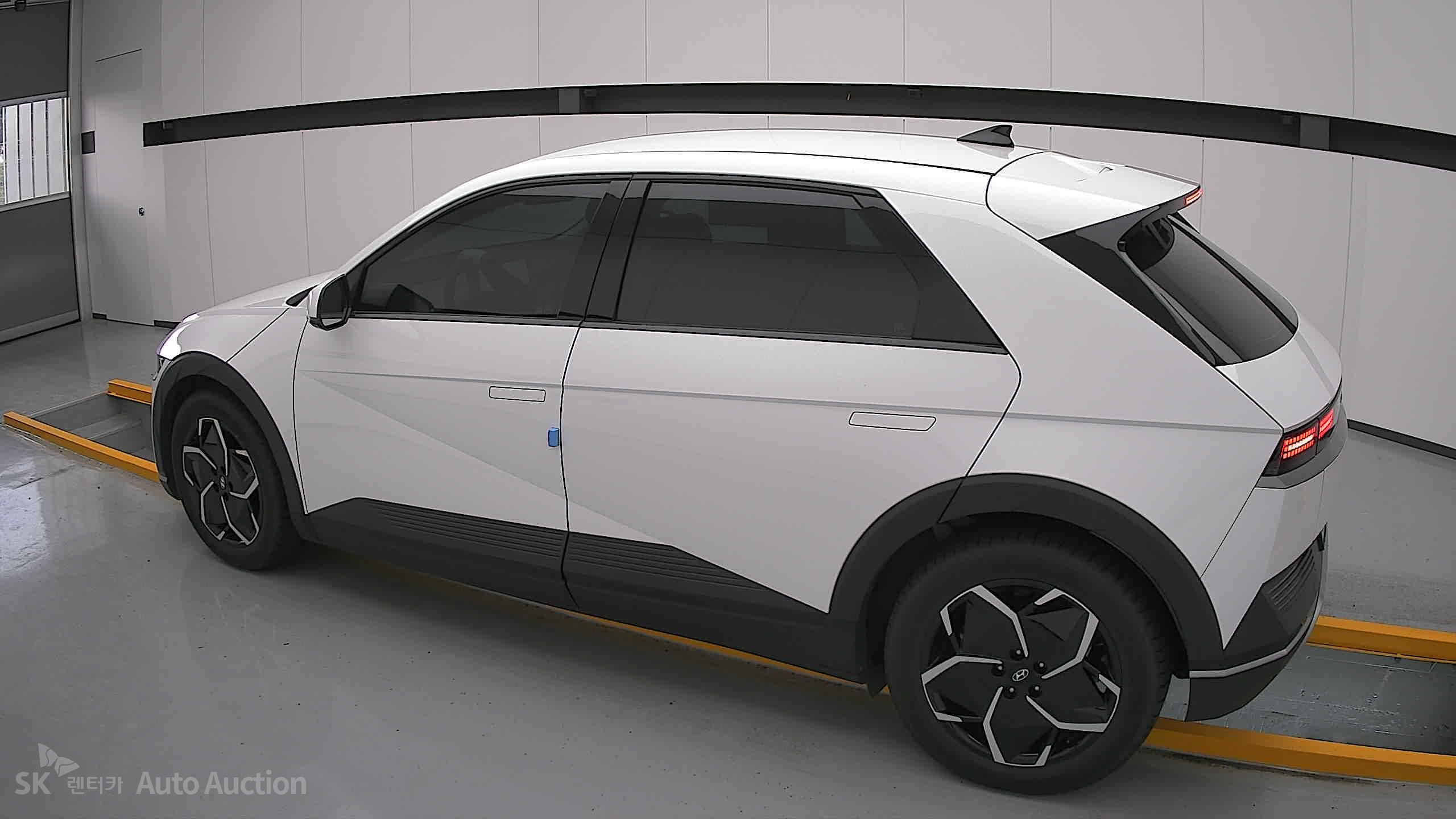 2022 - hyundai ioniq
