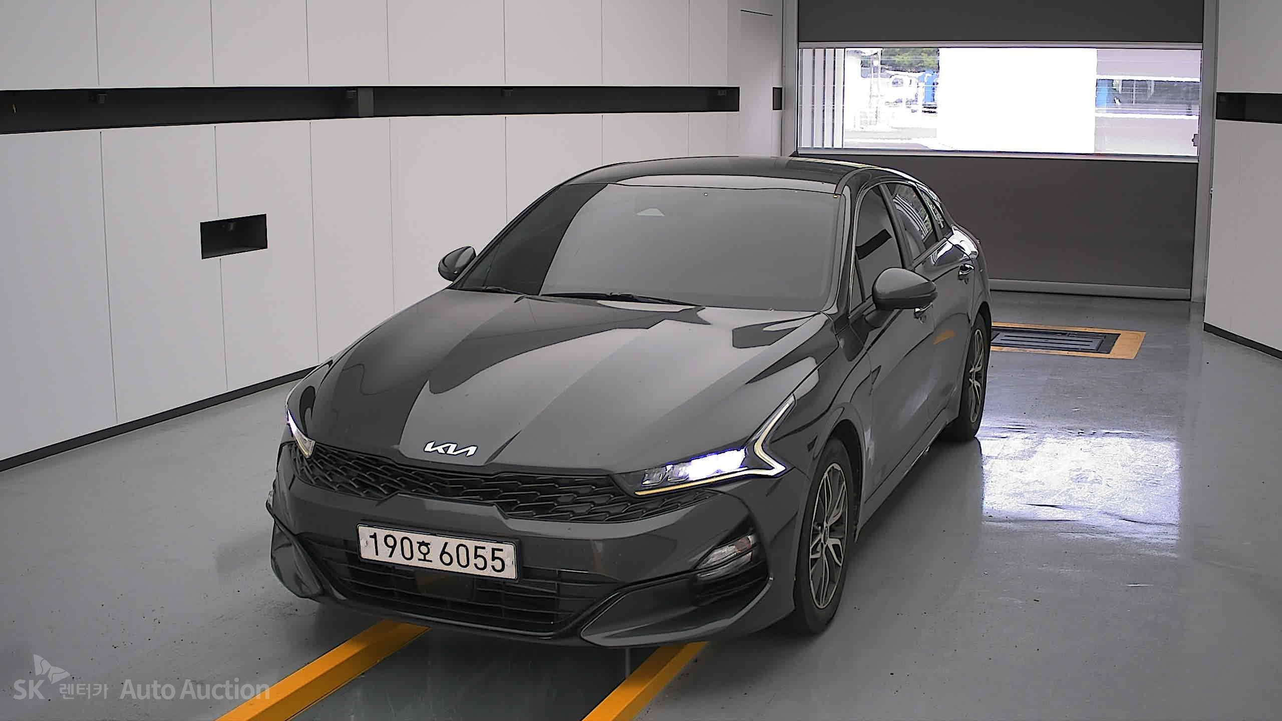 2022 - kia k5
