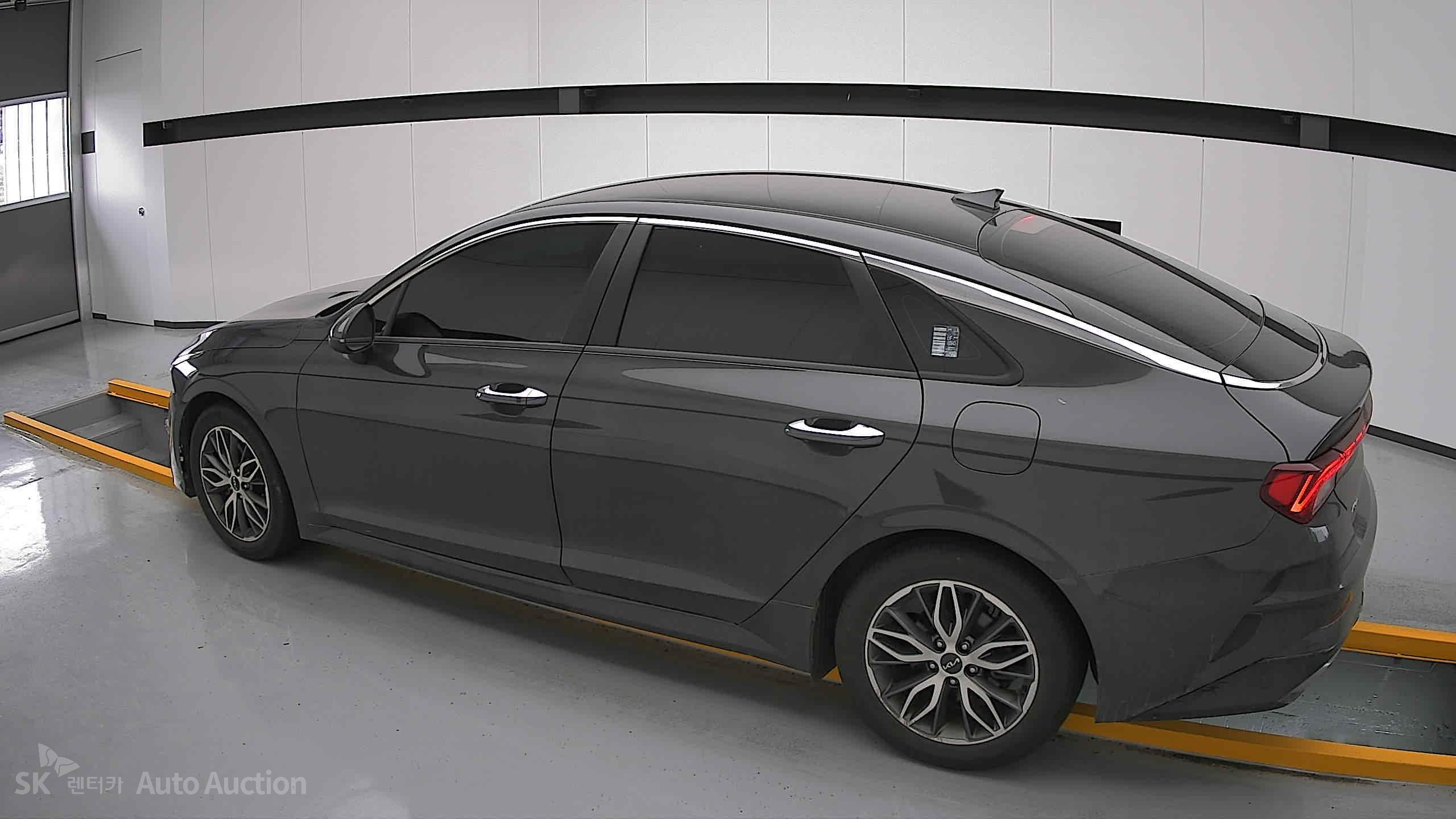 2022 - kia k5