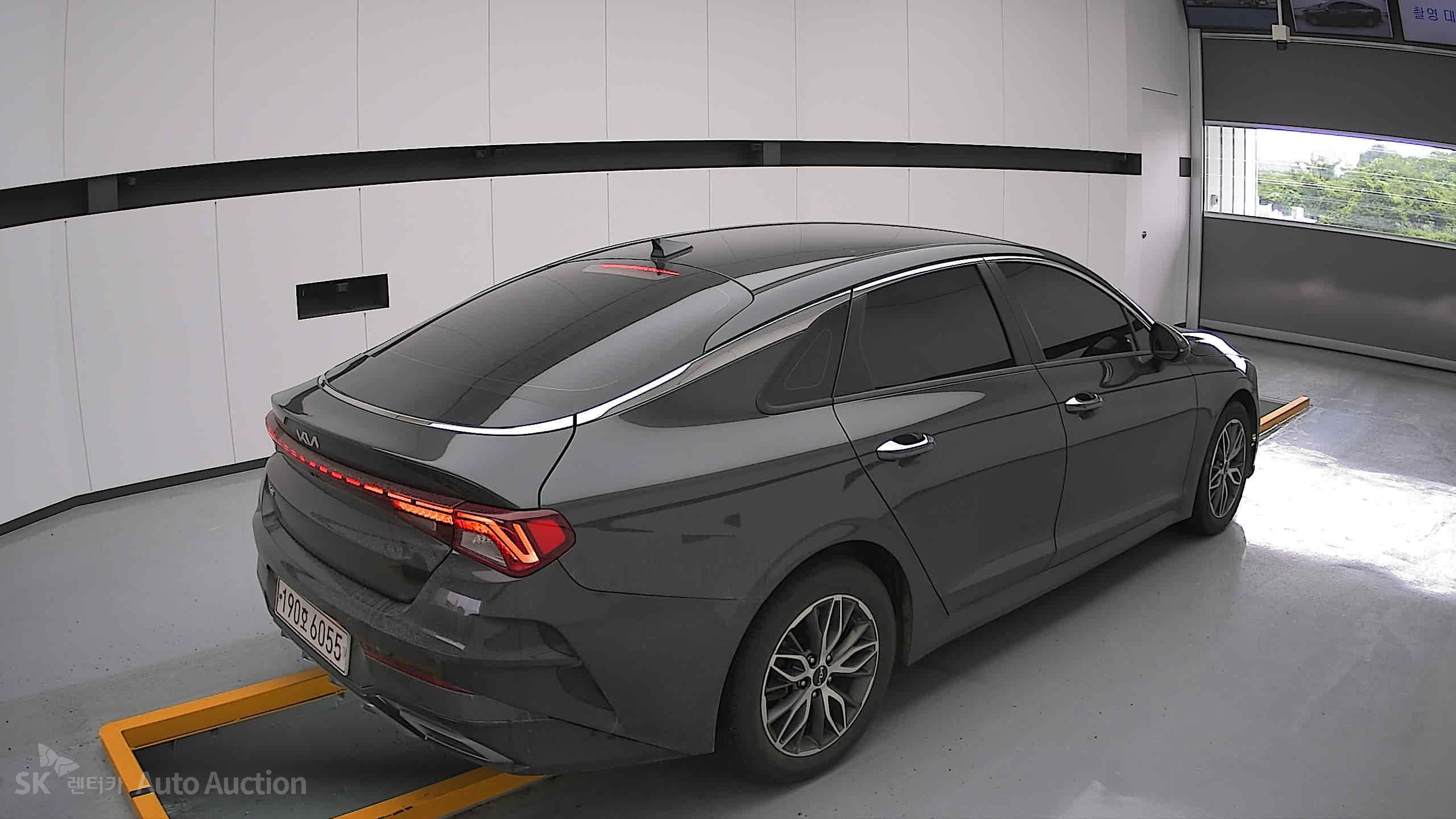 2022 - kia k5