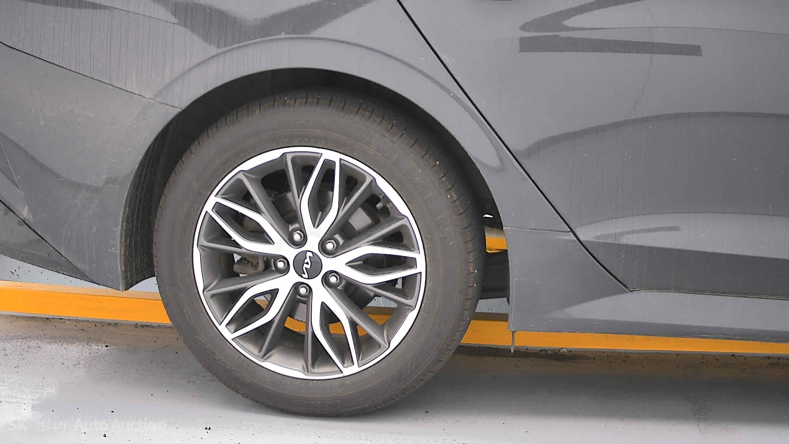 2022 - kia k5