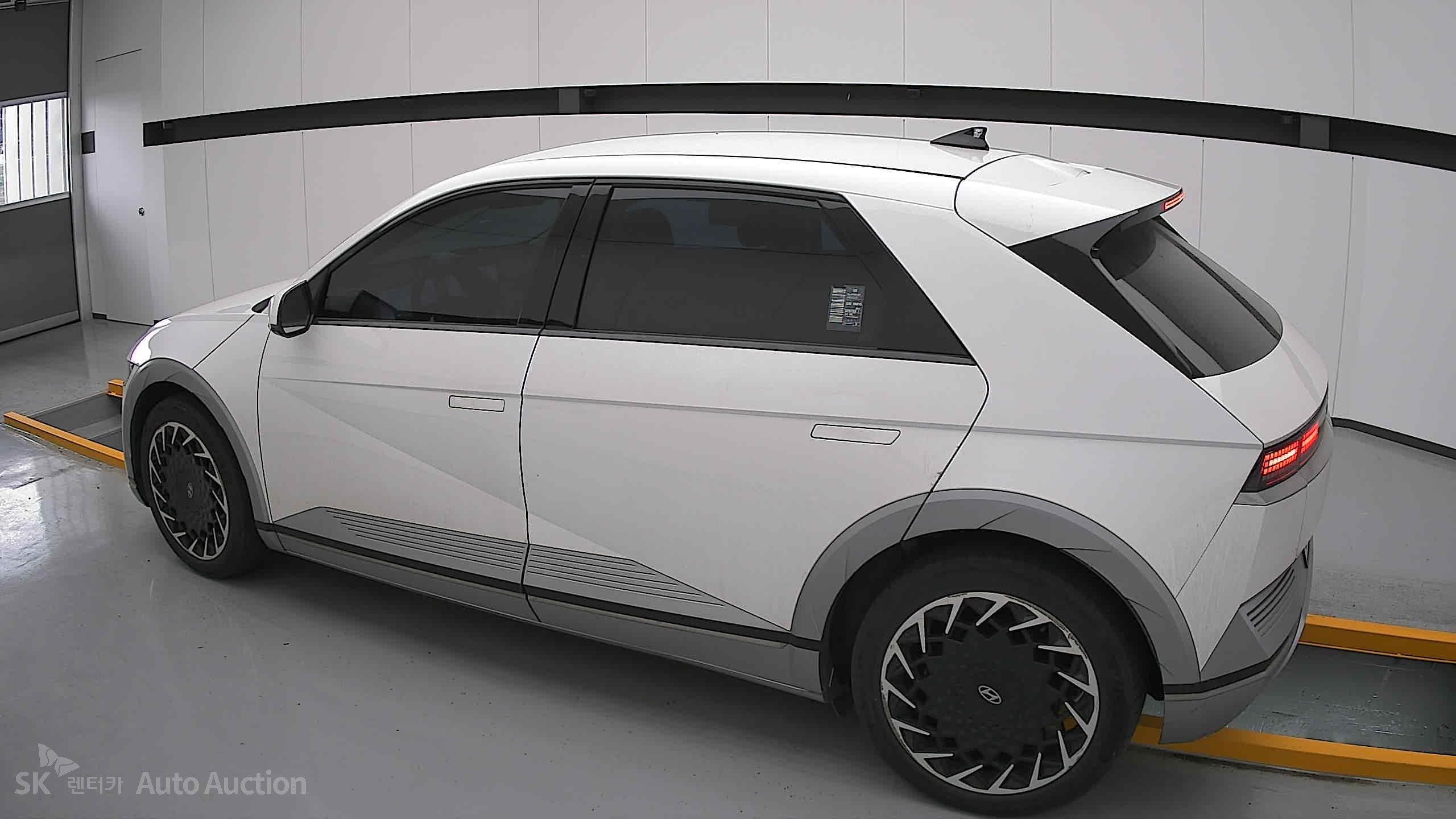 2022 - hyundai ioniq