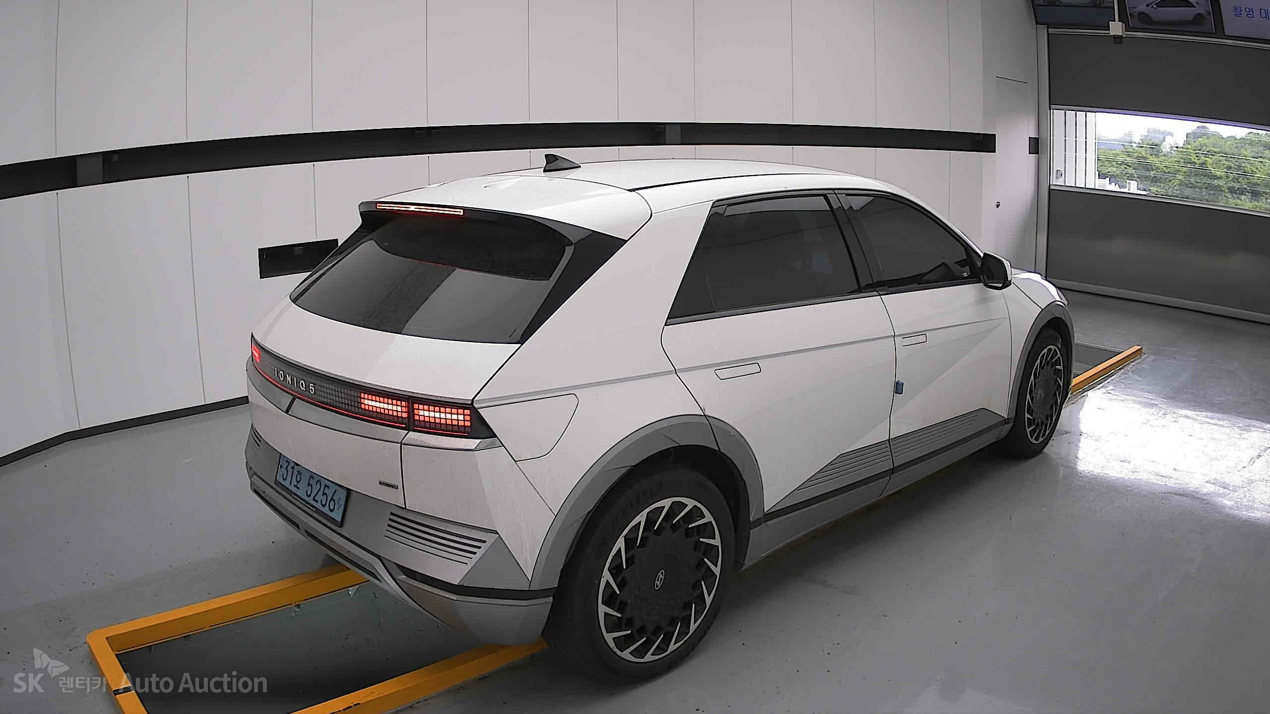 2022 - hyundai ioniq