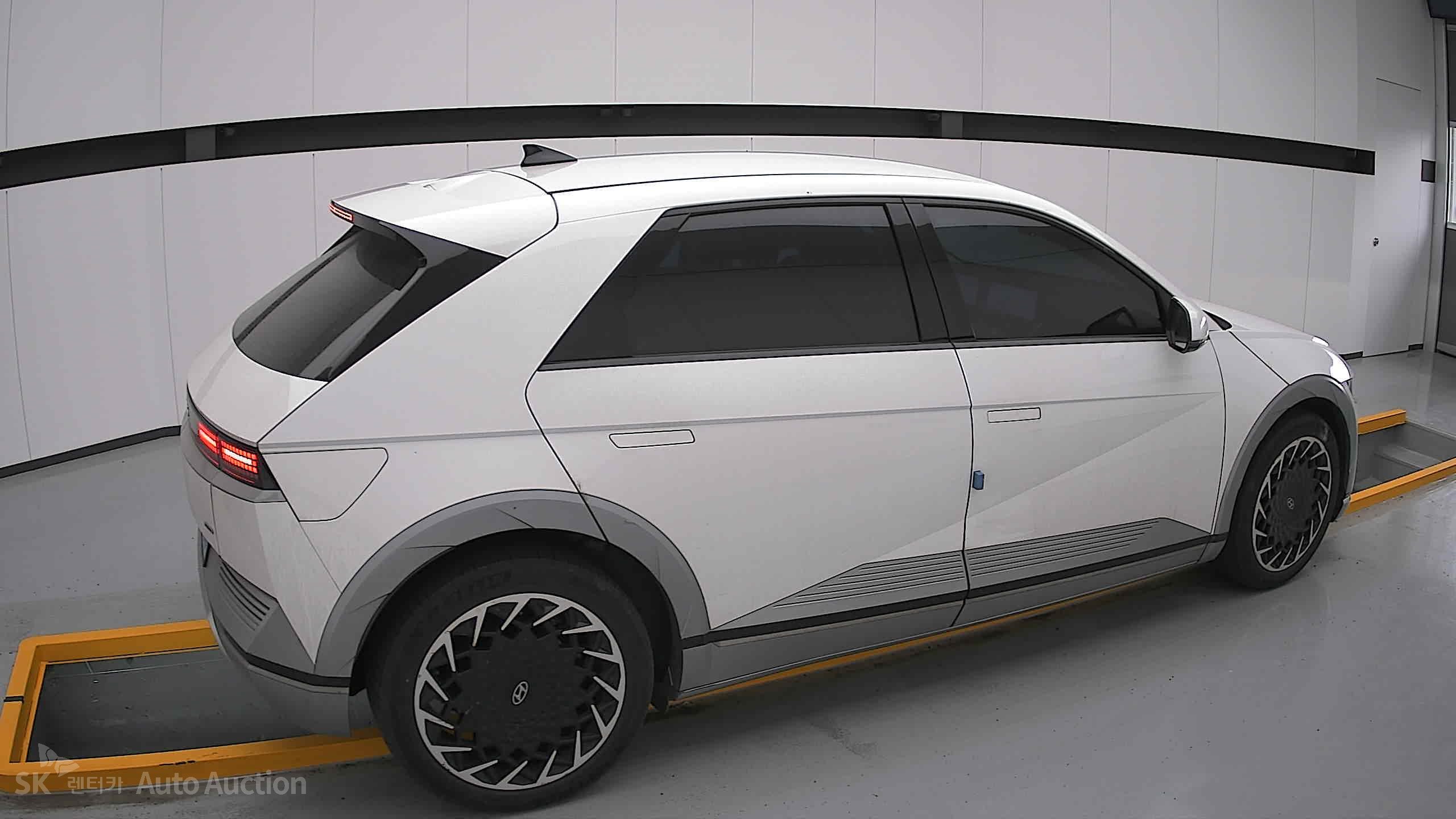 2022 - hyundai ioniq