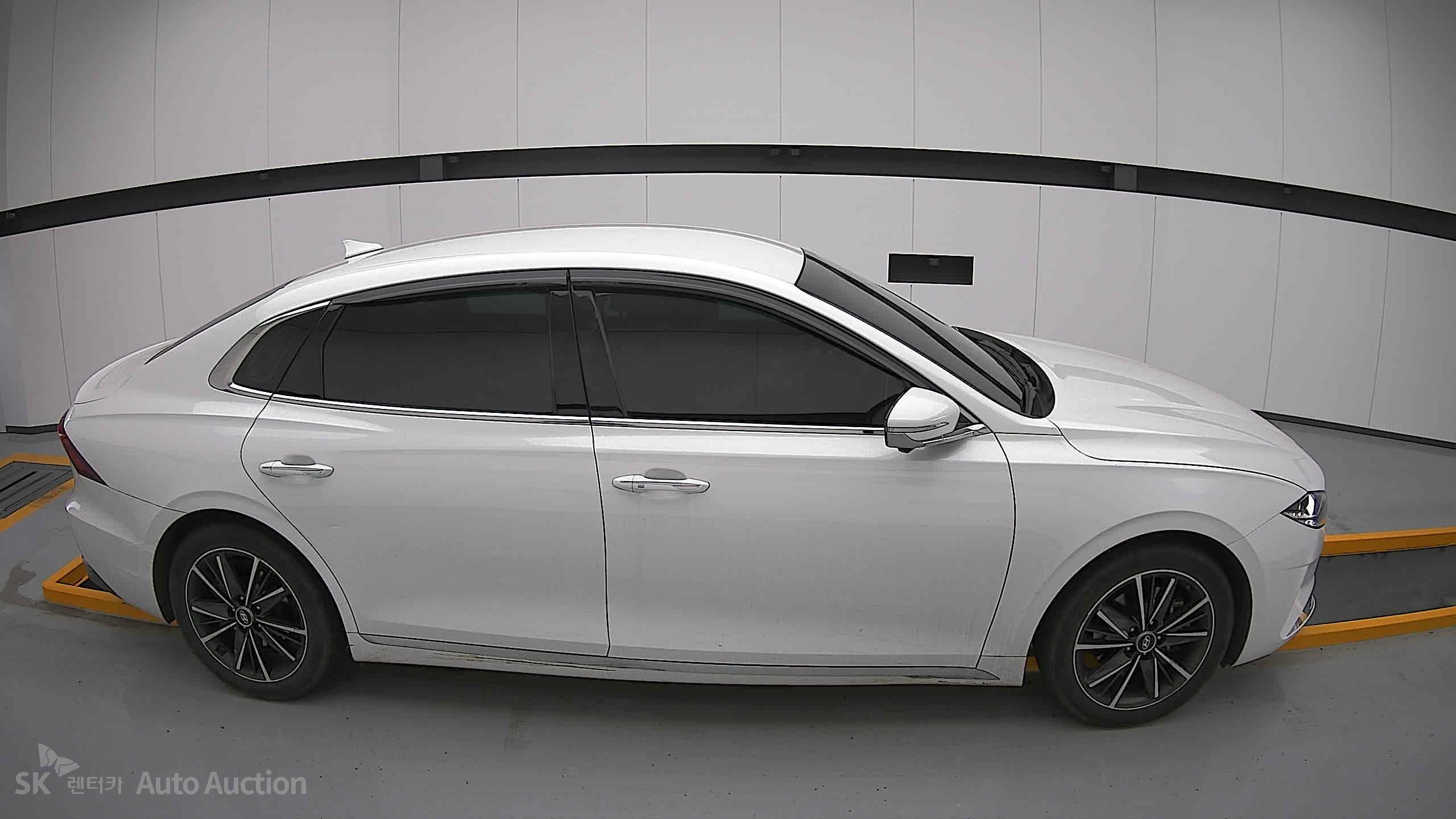 2022 - hyundai grandeur