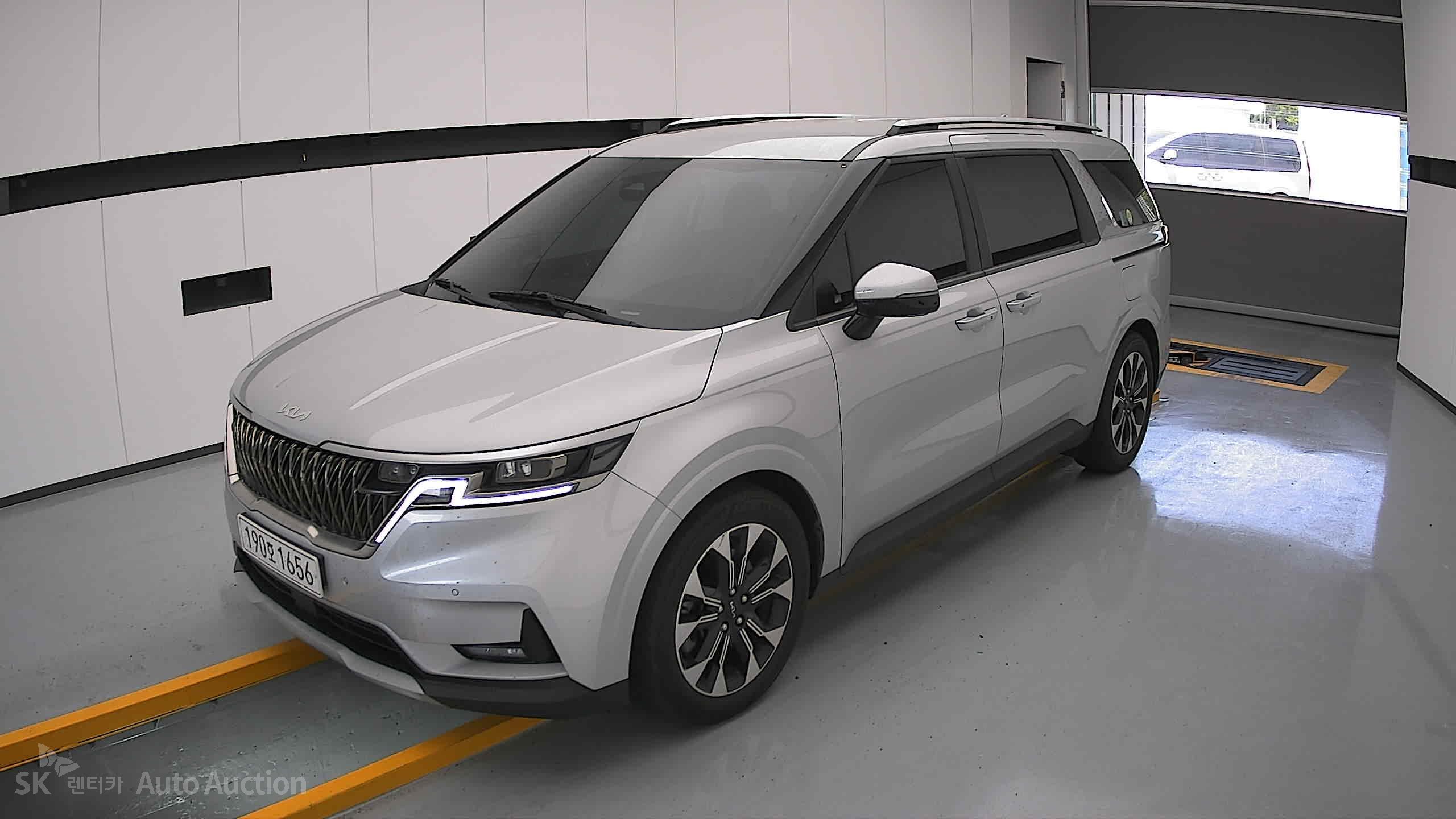 2022 - kia carnival