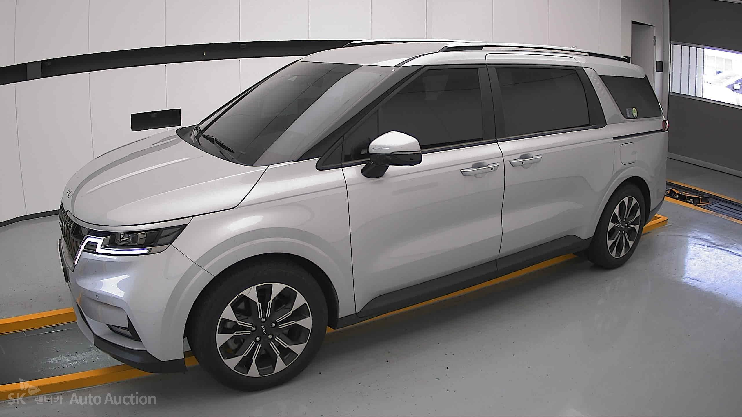 2022 - kia carnival
