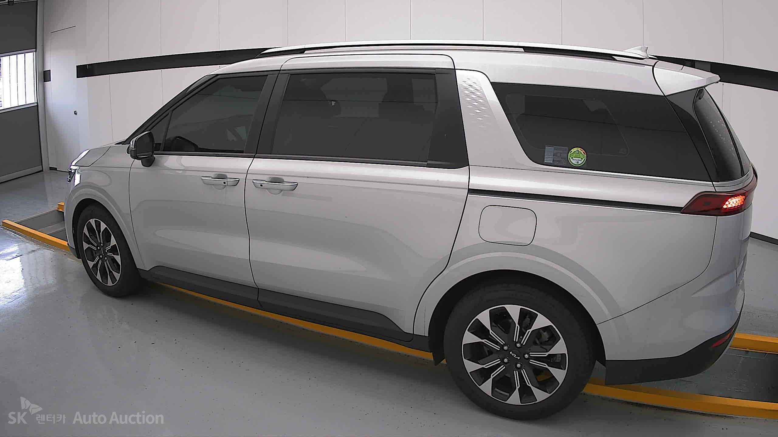 2022 - kia carnival