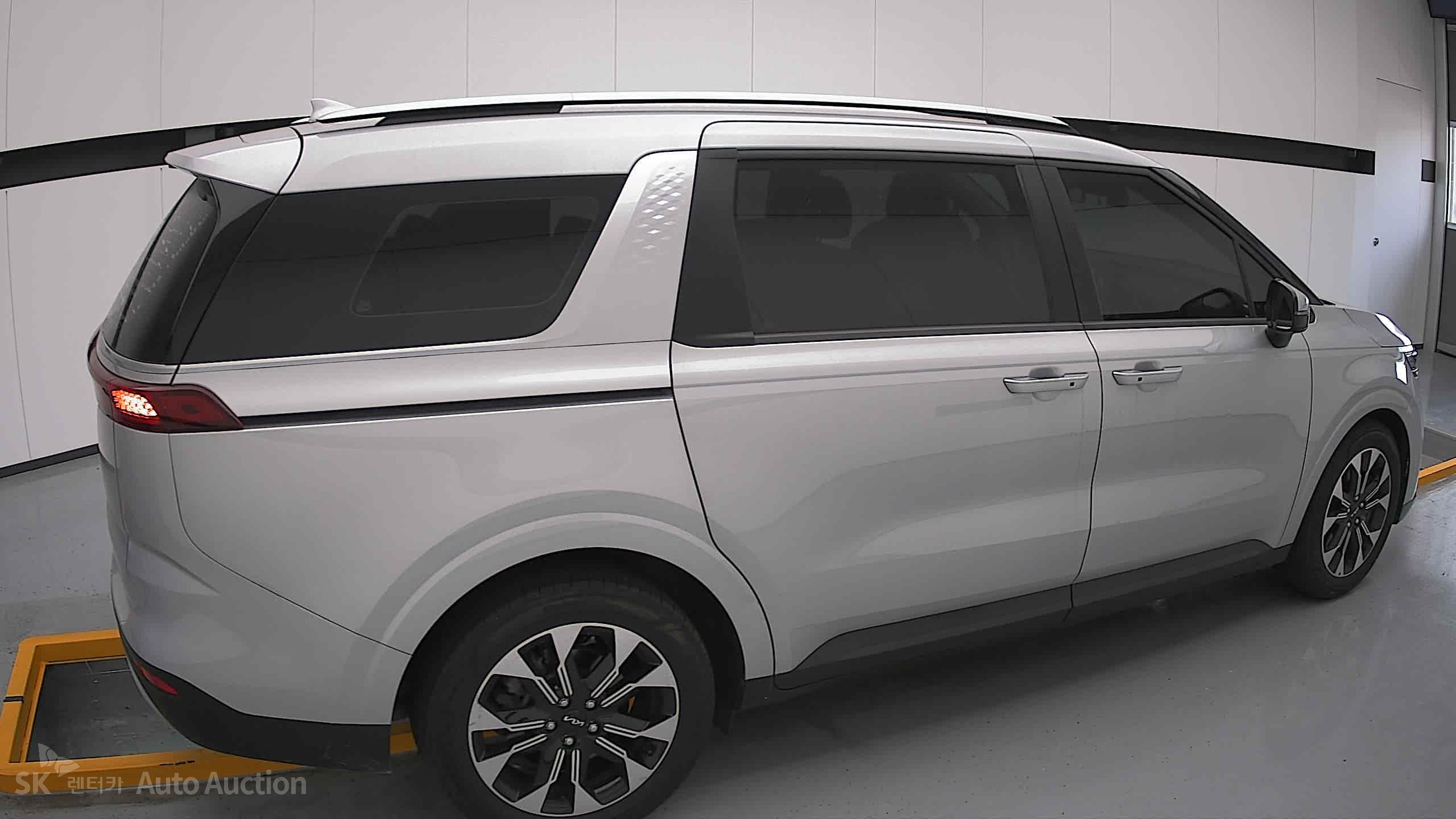 2022 - kia carnival