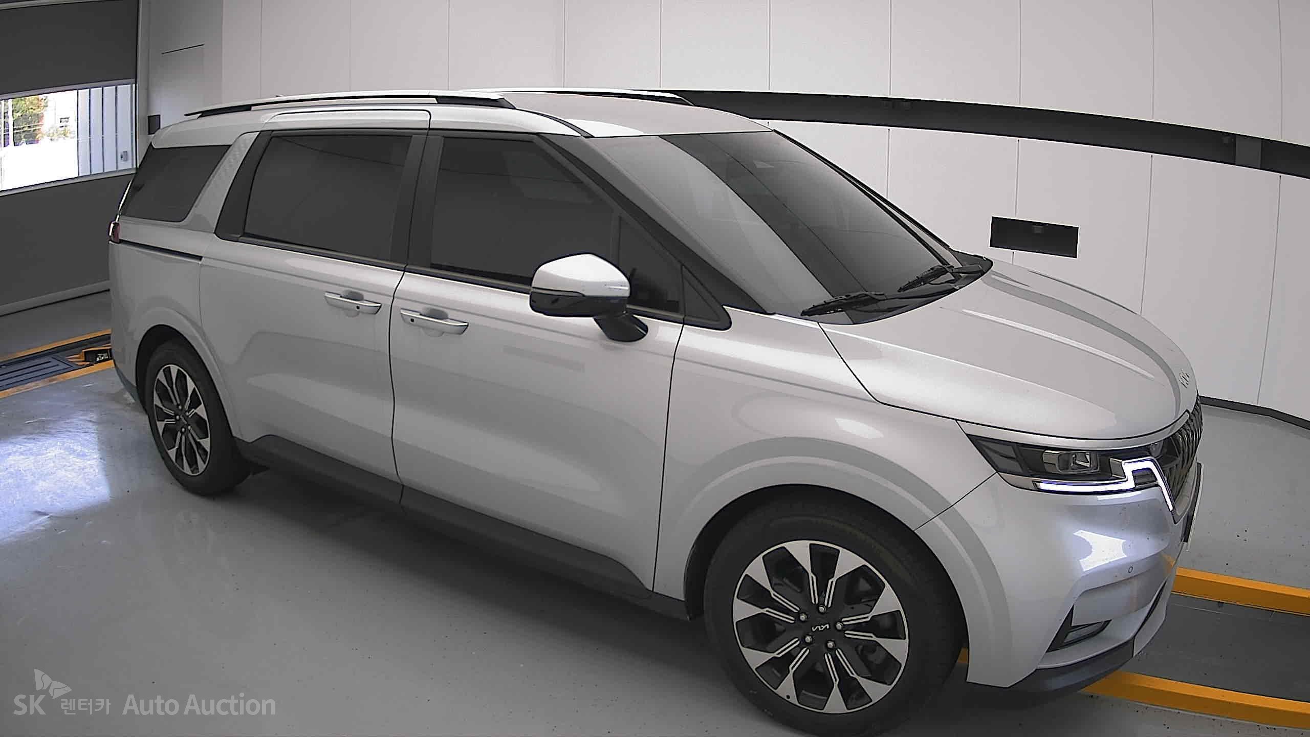 2022 - kia carnival
