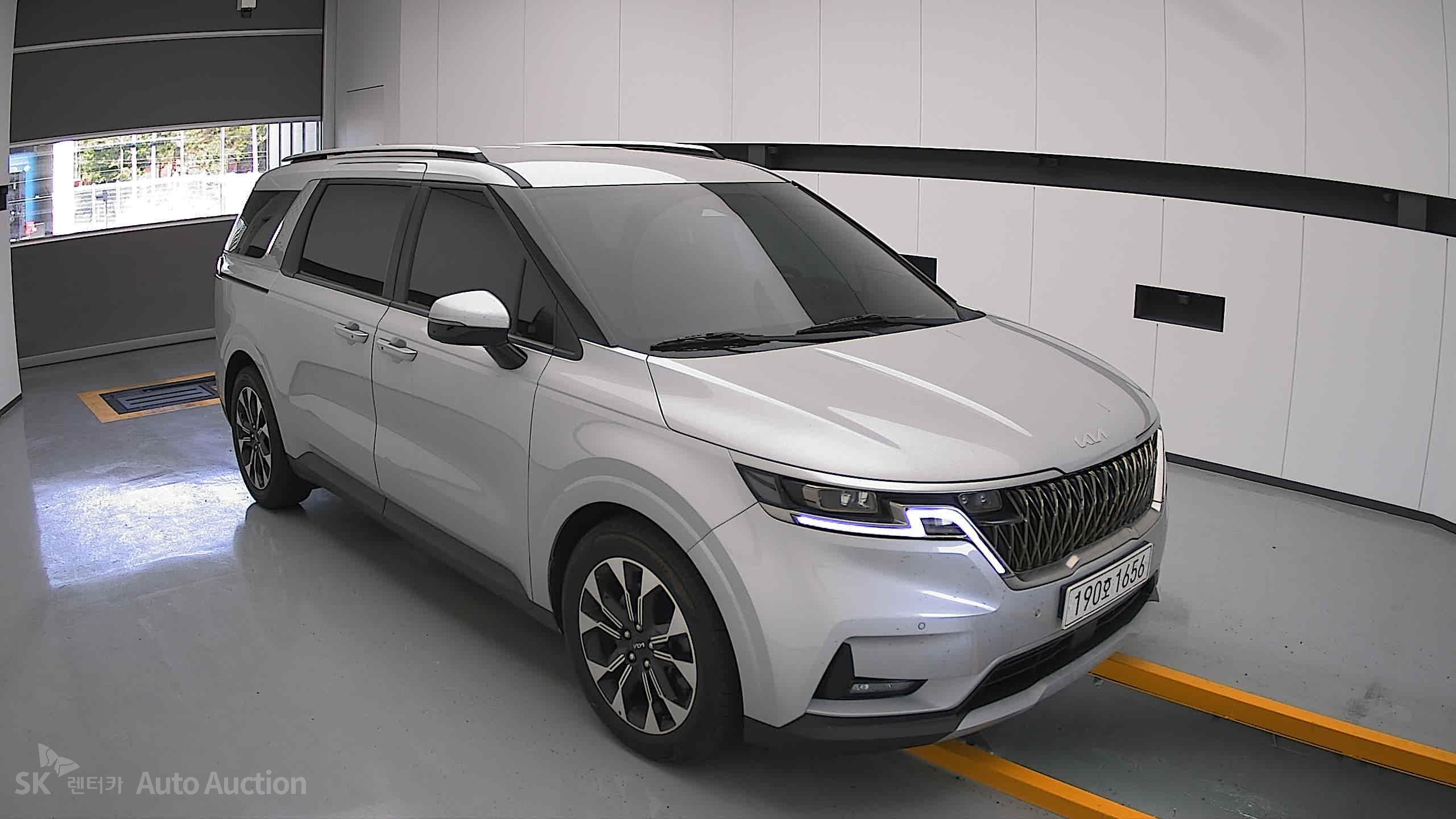 2022 - kia carnival