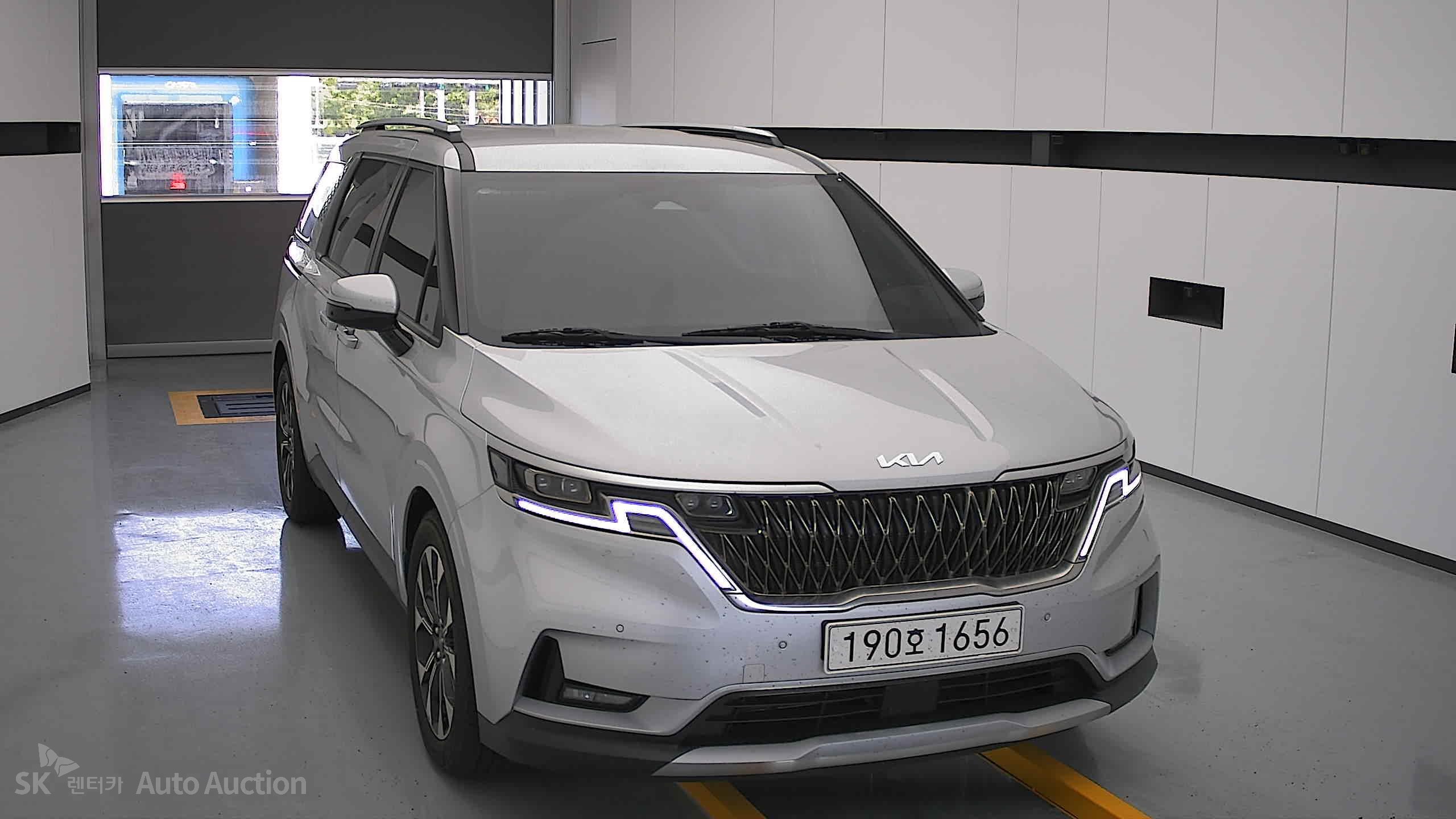 2022 - kia carnival