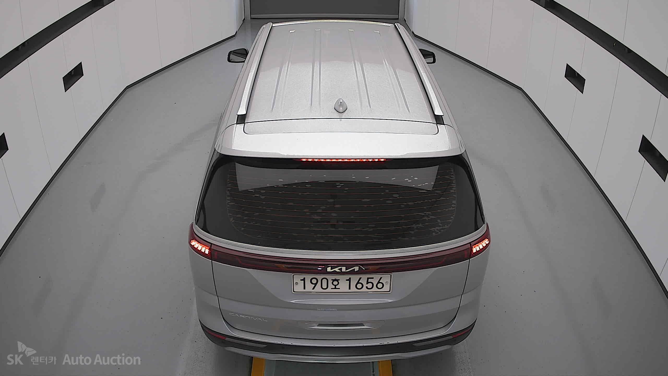 2022 - kia carnival