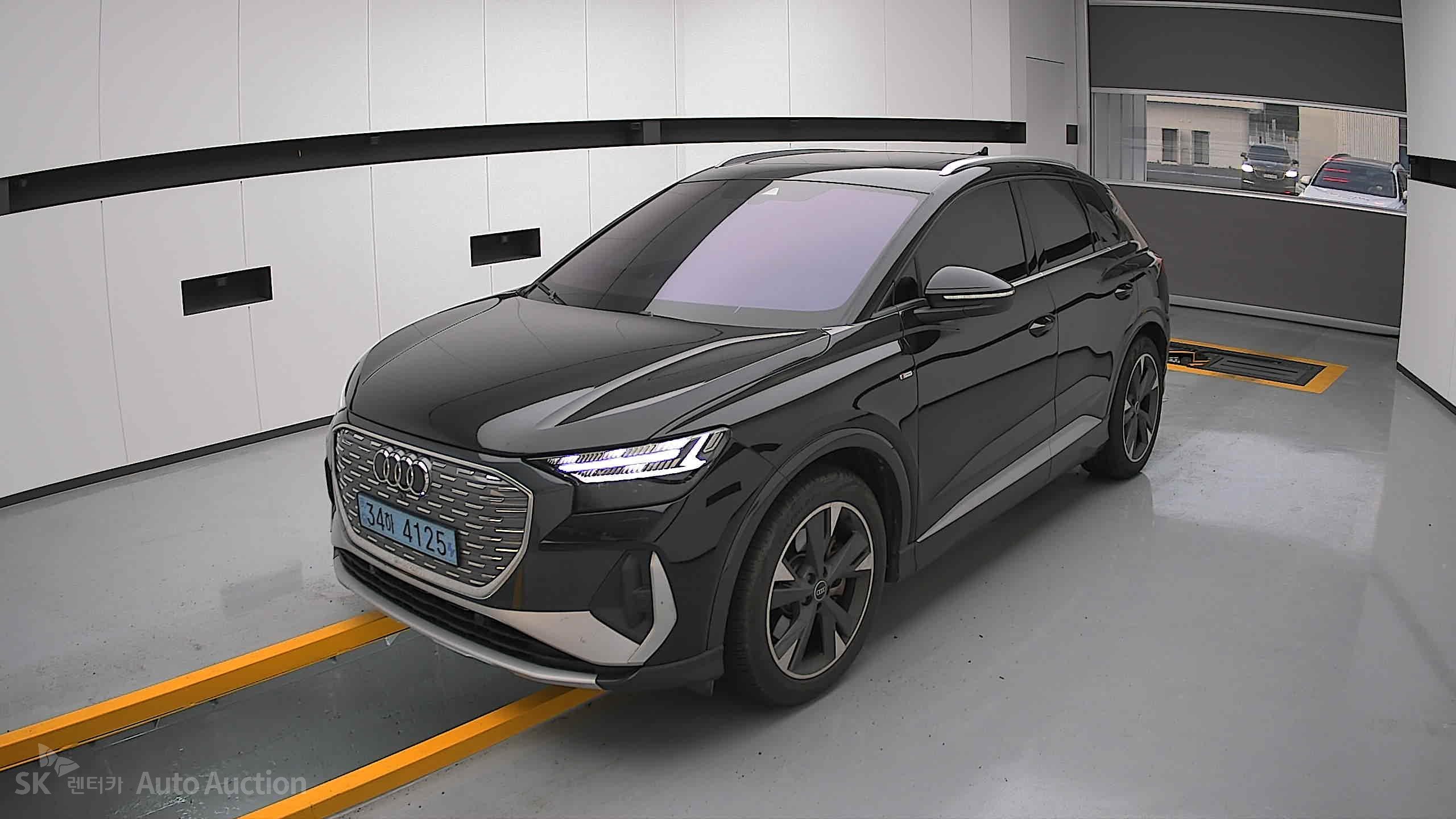 2022 - audi q4