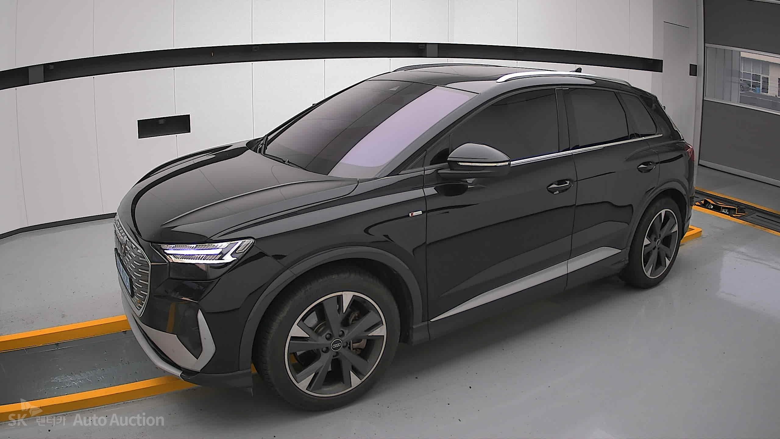 2022 - audi q4