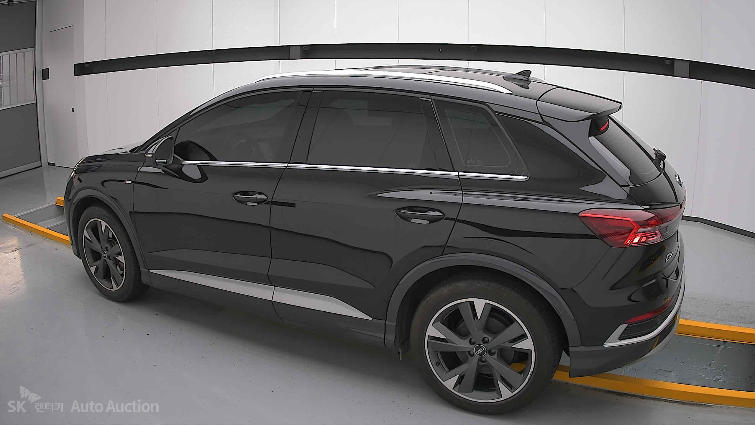 2022 - audi q4