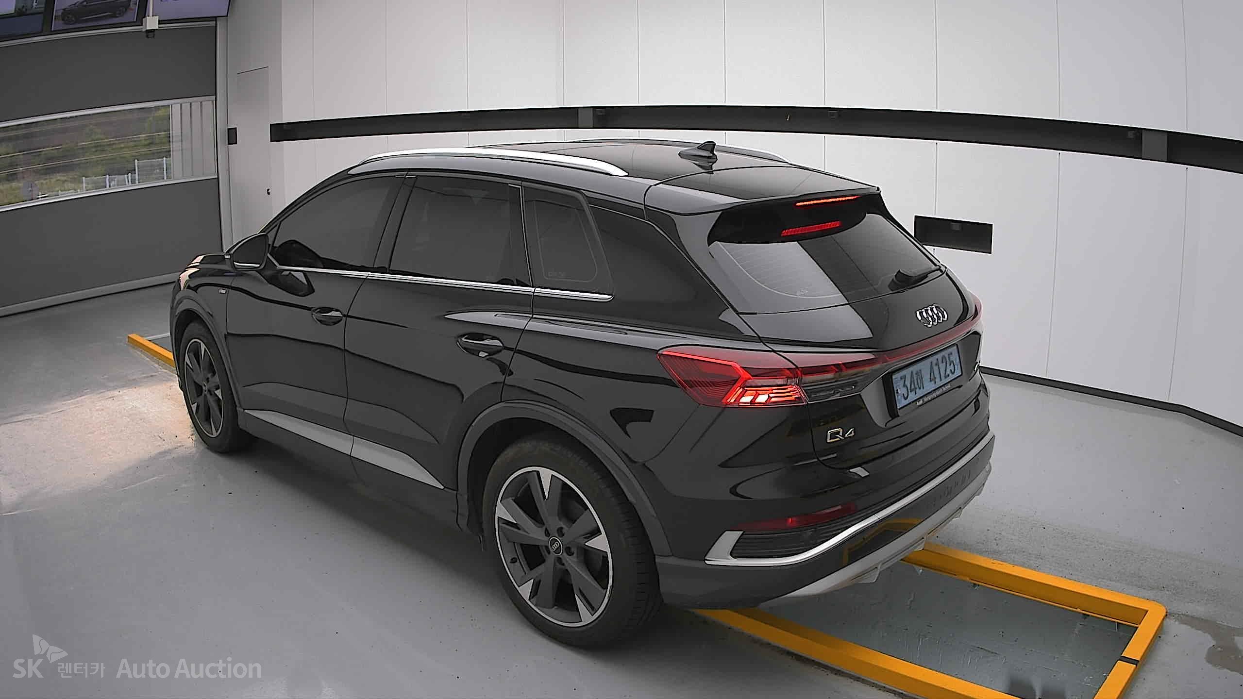 2022 - audi q4