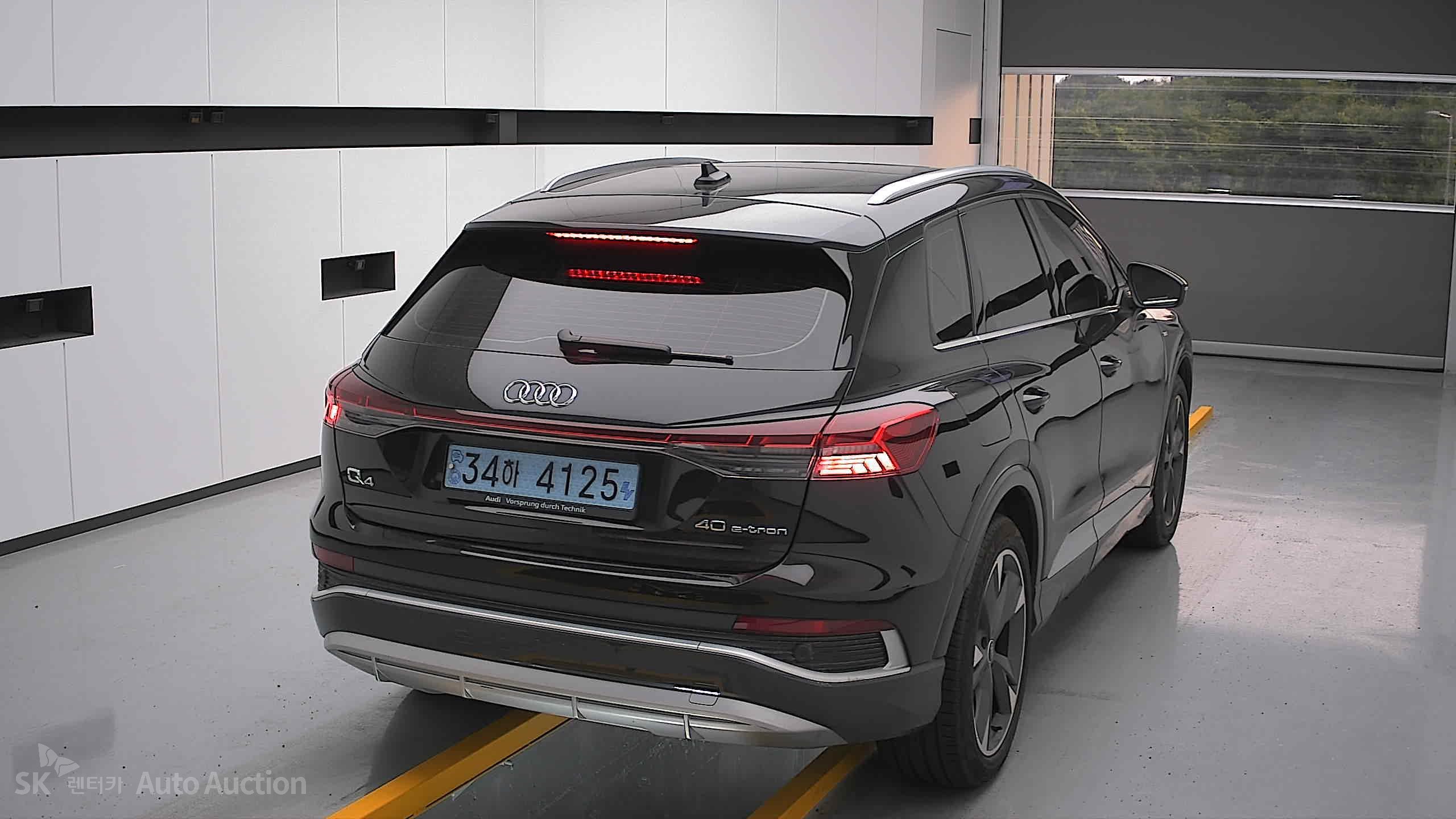 2022 - audi q4