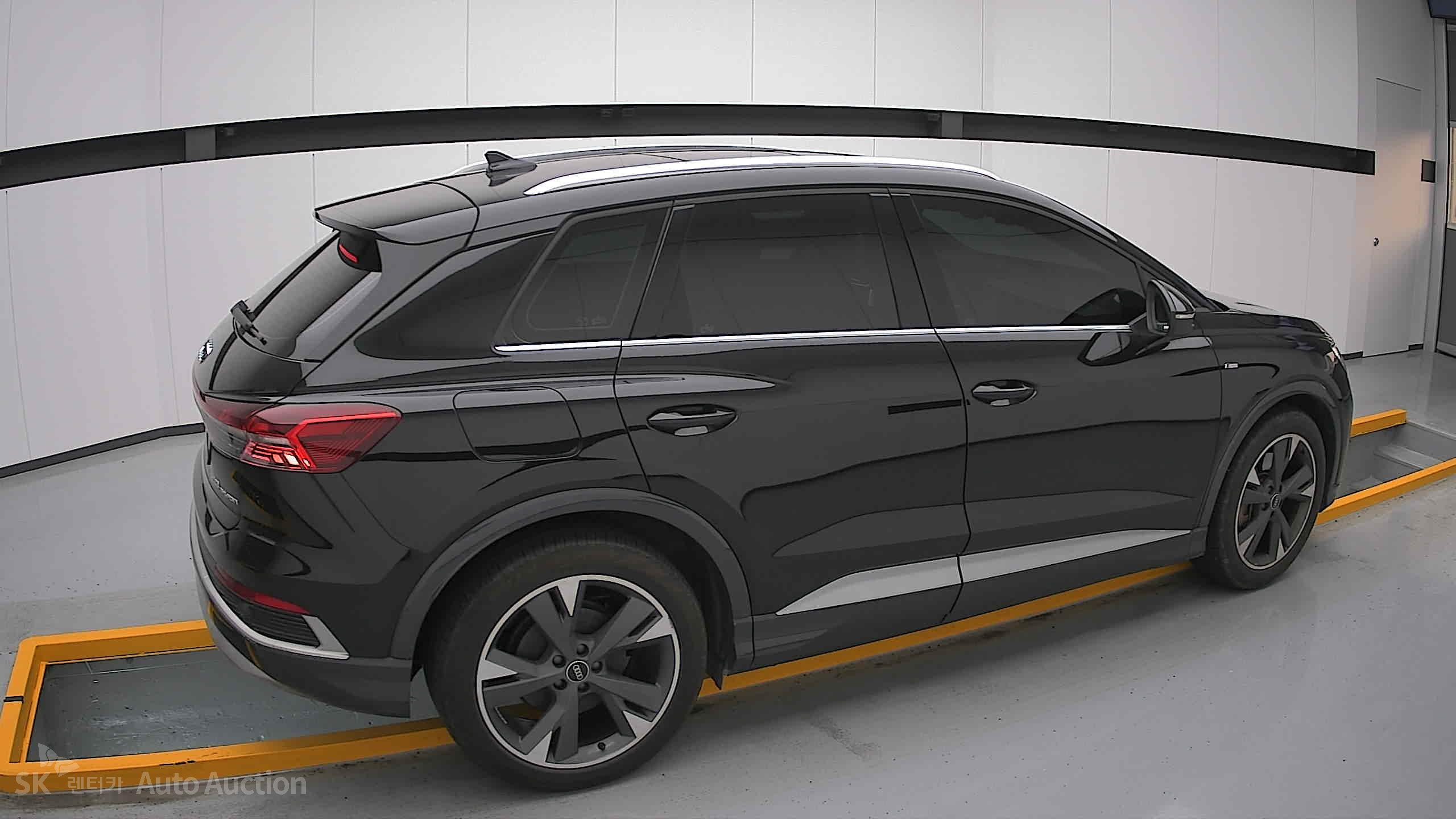 2022 - audi q4
