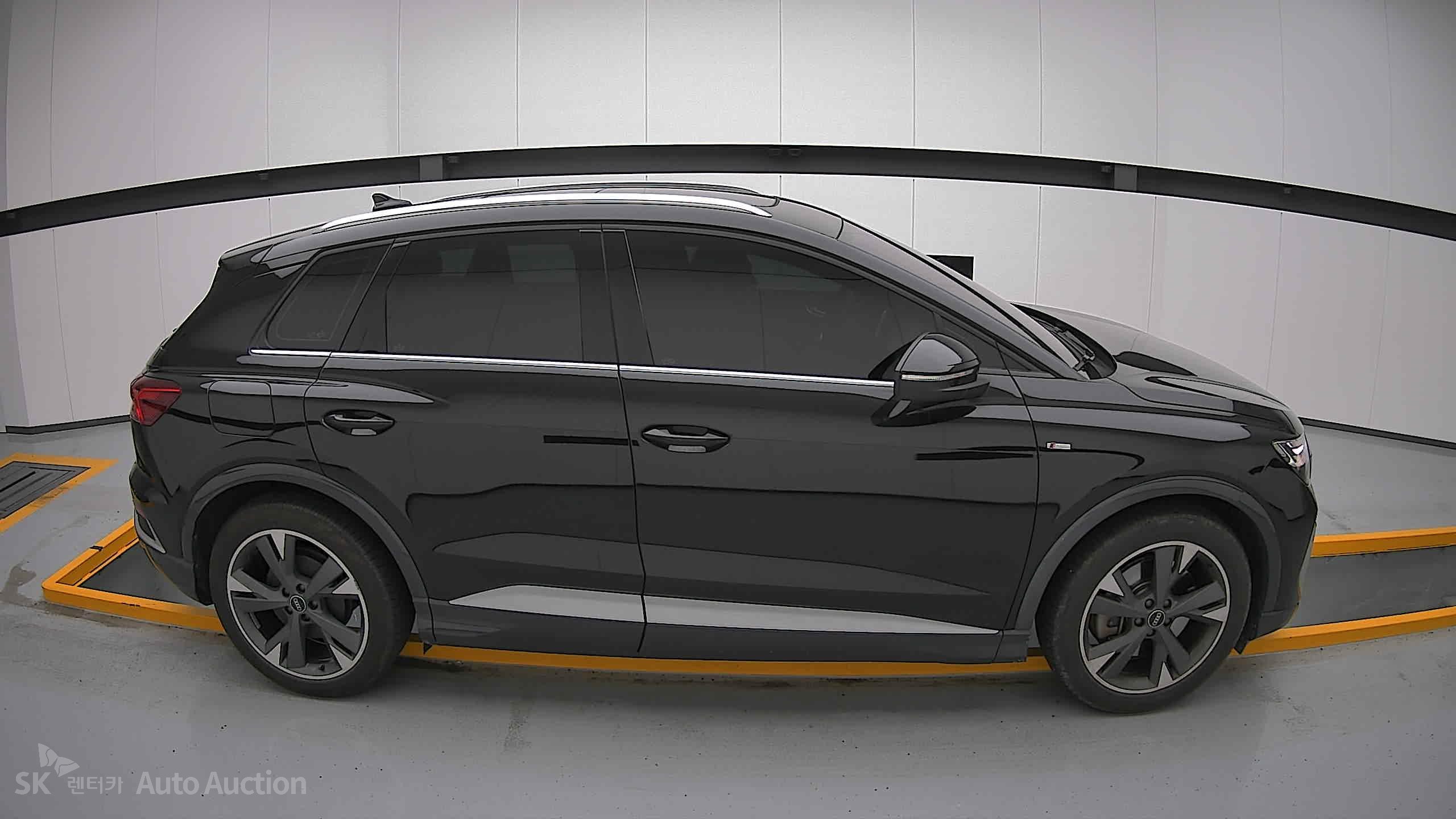 2022 - audi q4