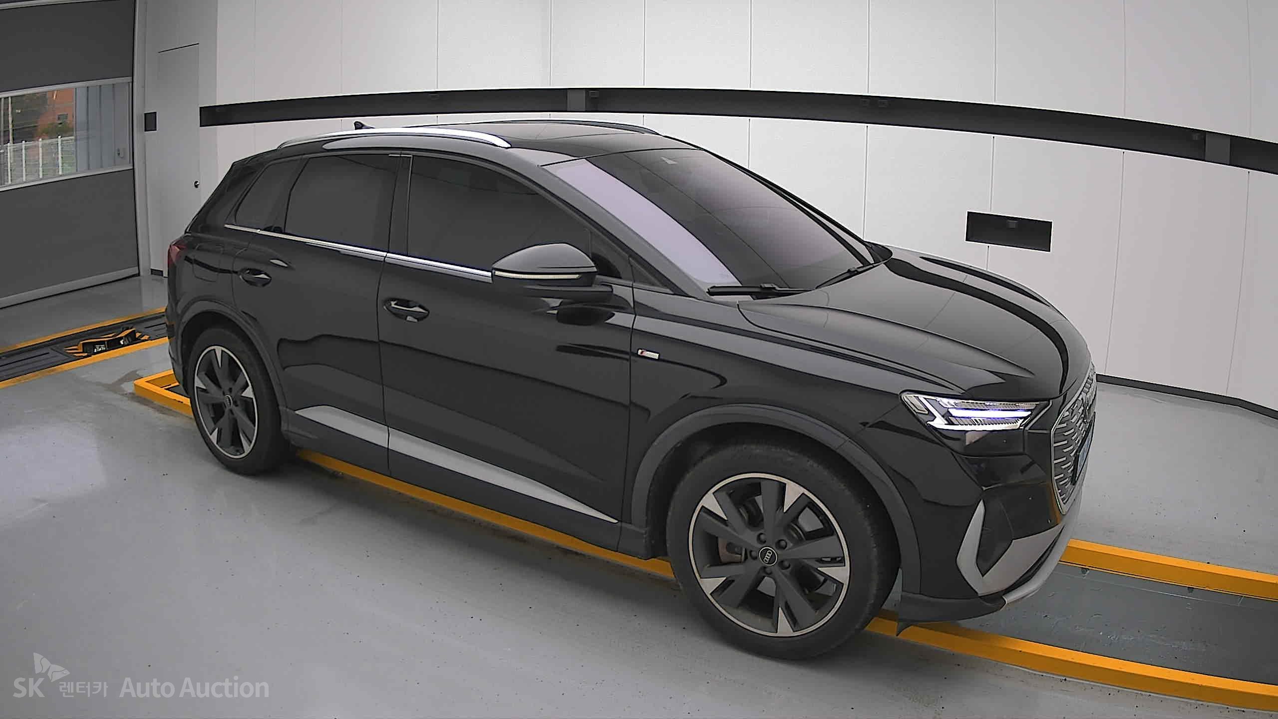 2022 - audi q4