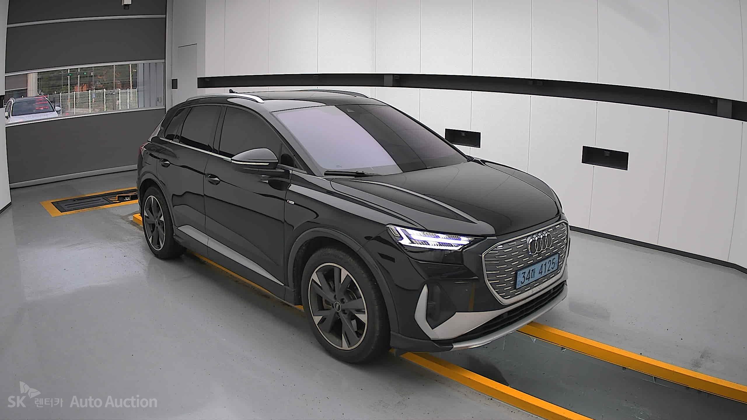 2022 - audi q4
