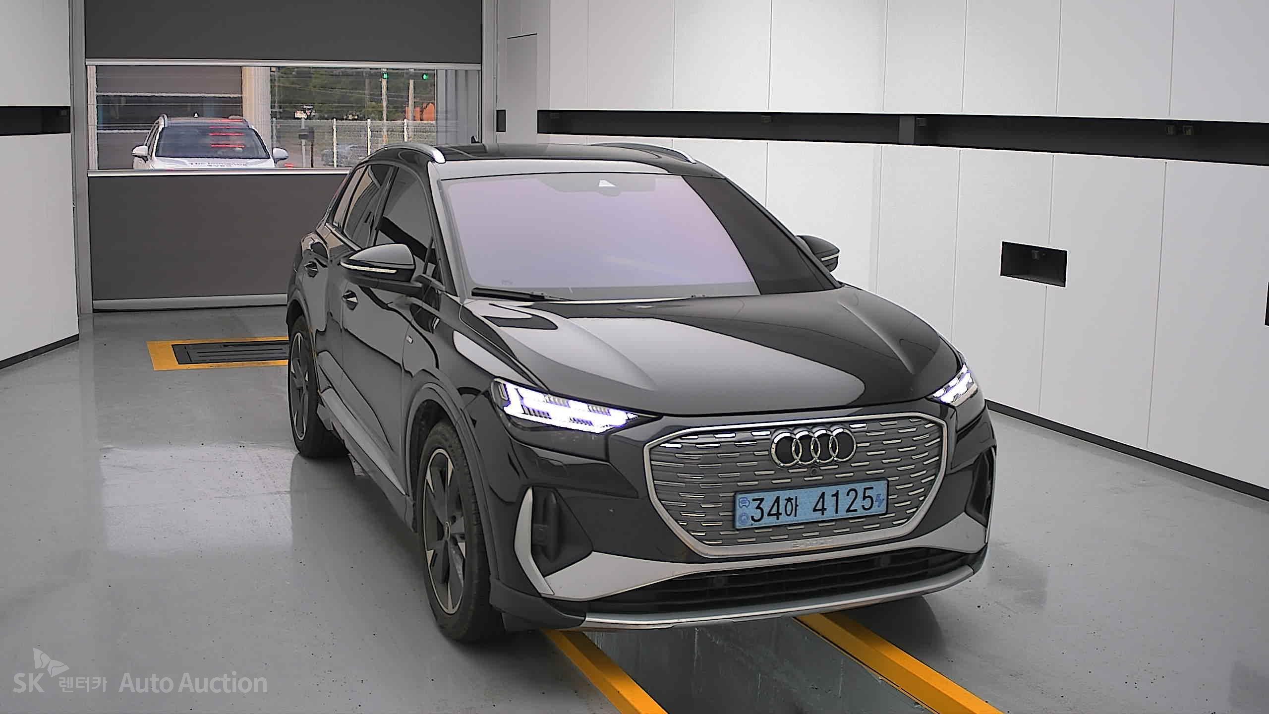 2022 - audi q4