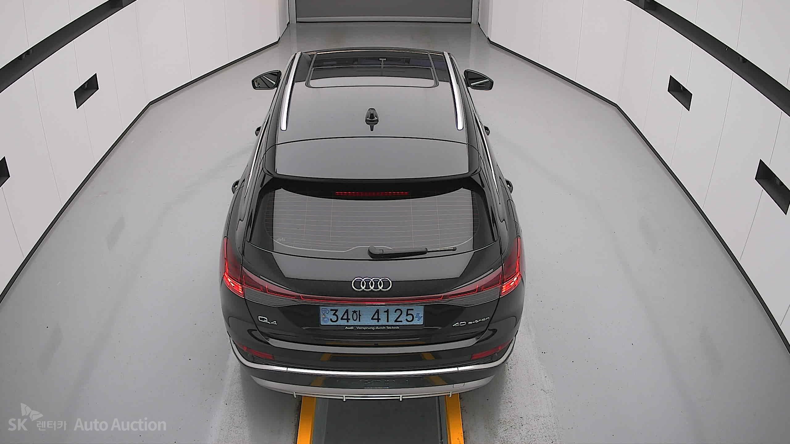 2022 - audi q4