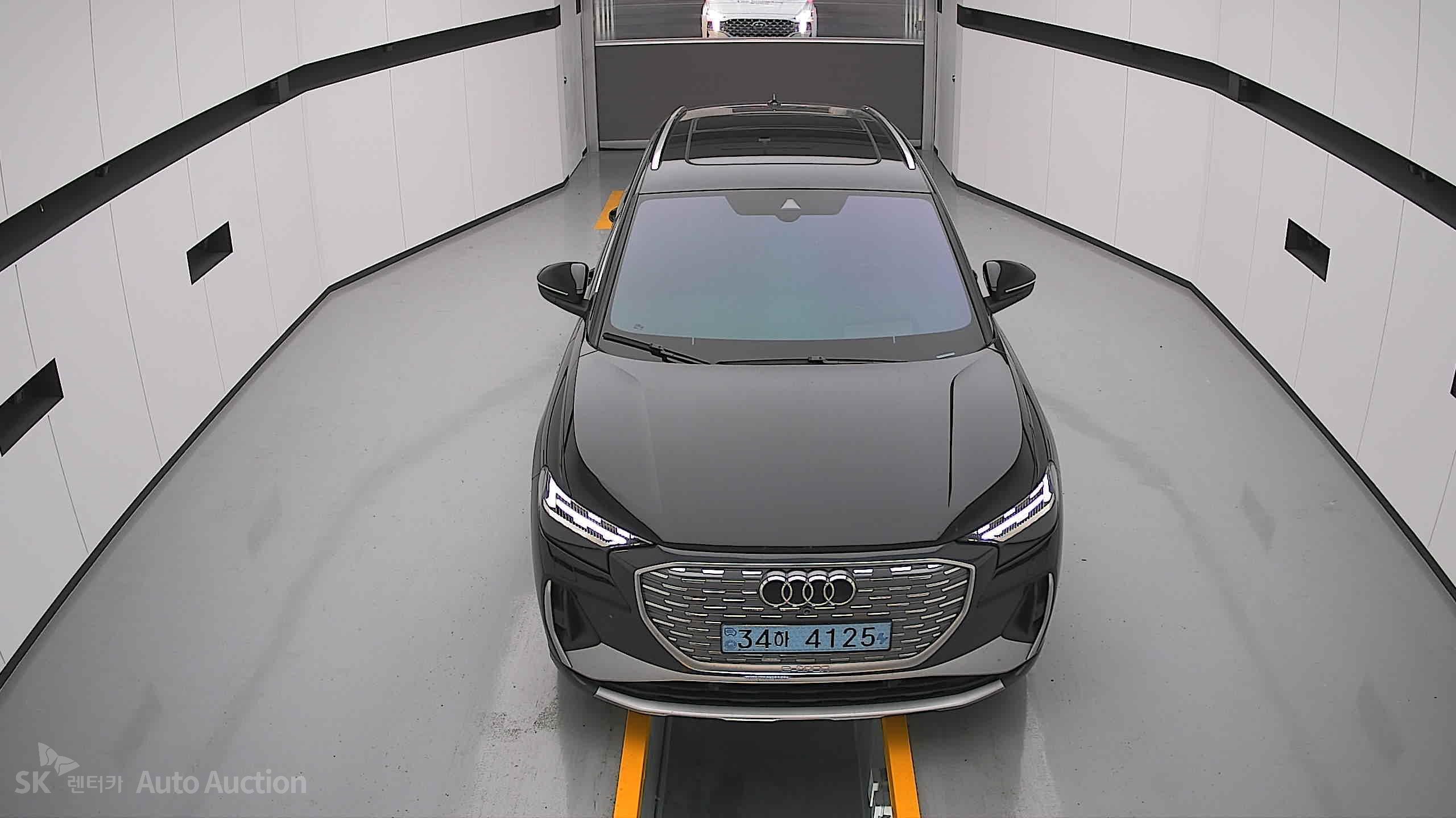 2022 - audi q4
