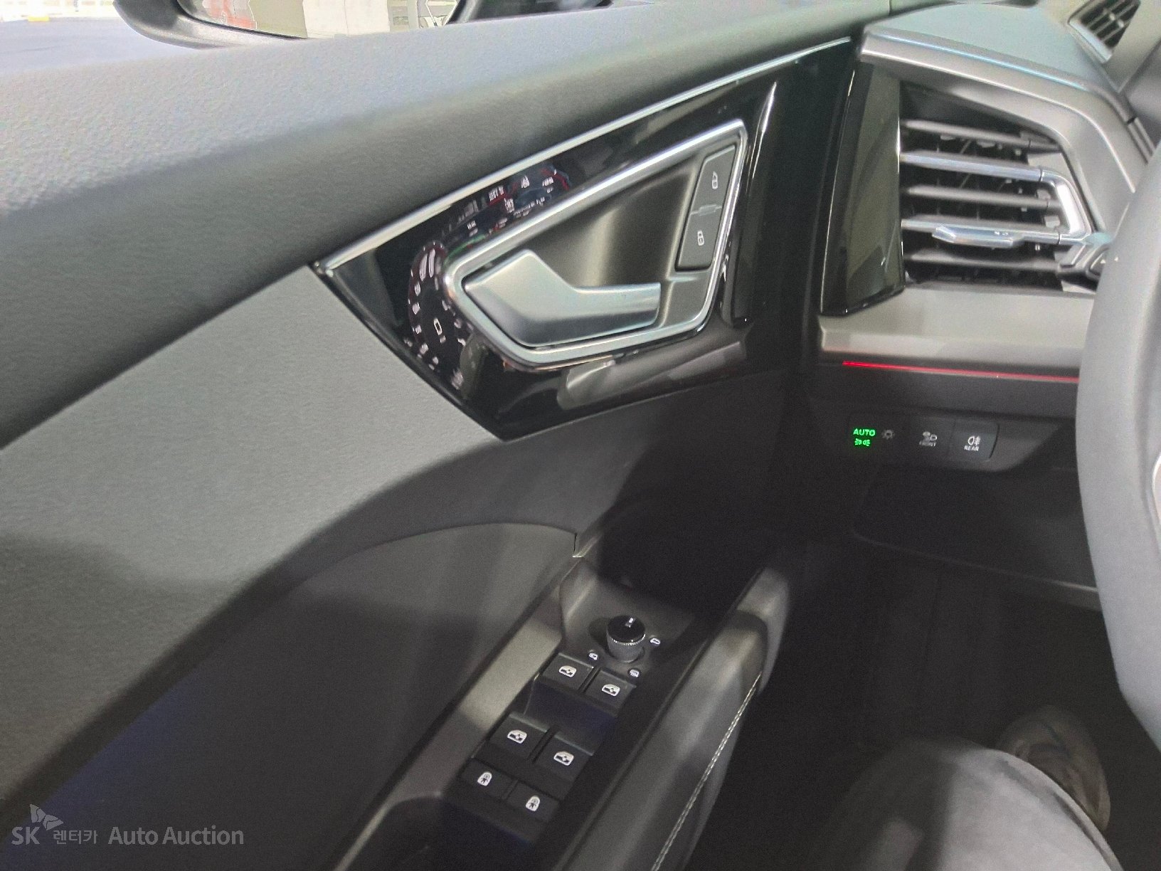 2022 - audi q4