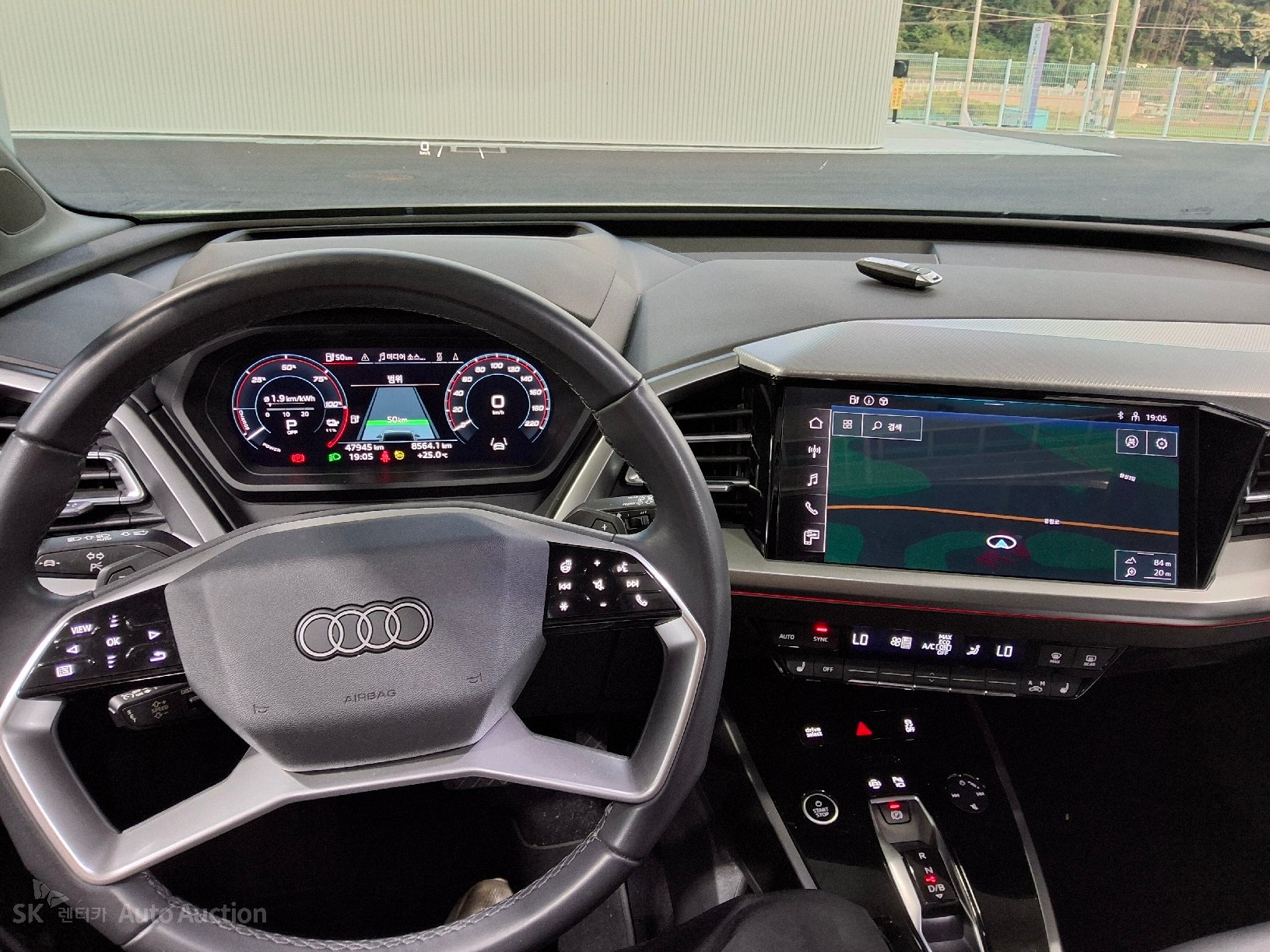 2022 - audi q4