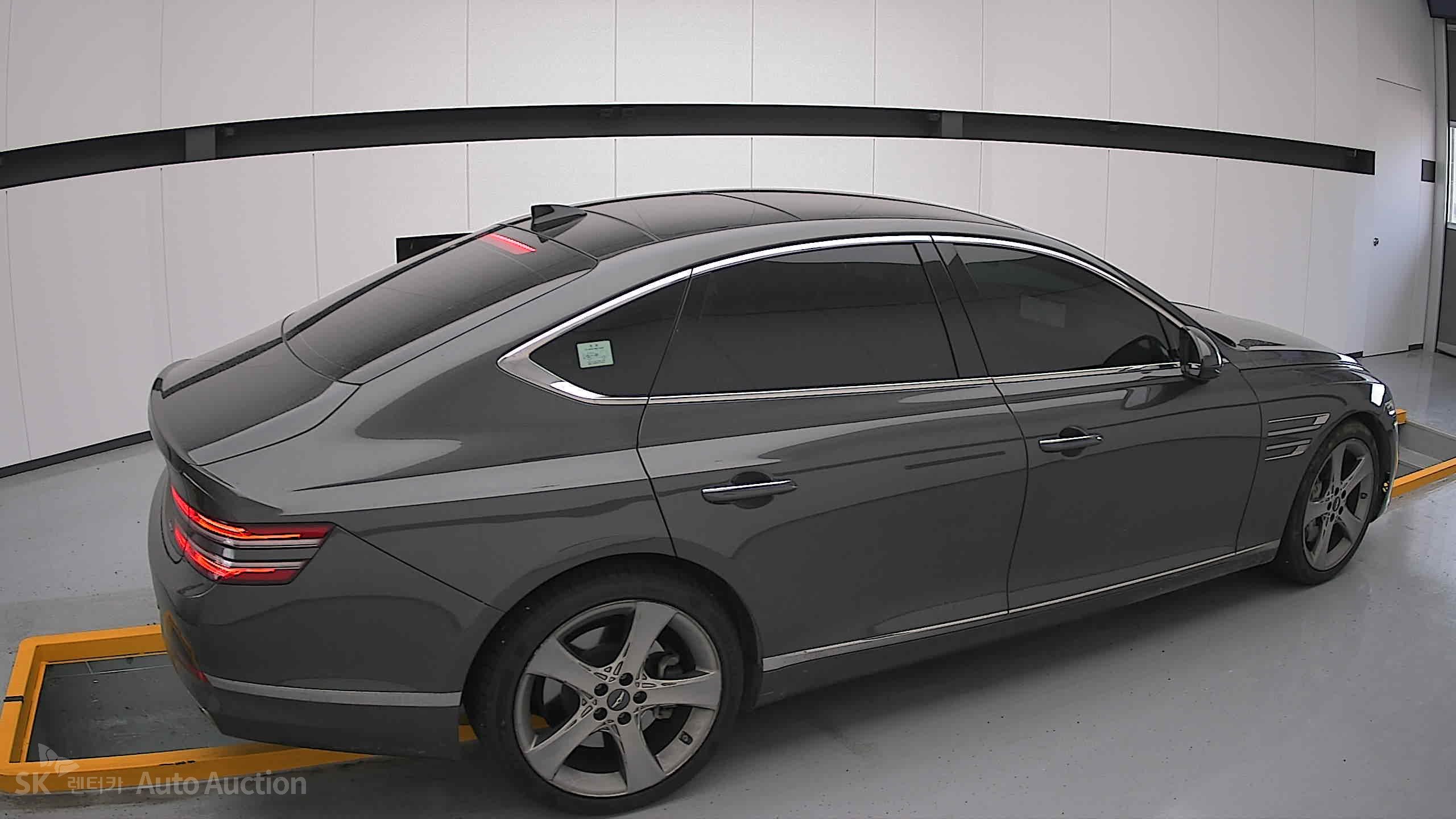 2022 - genesis g80