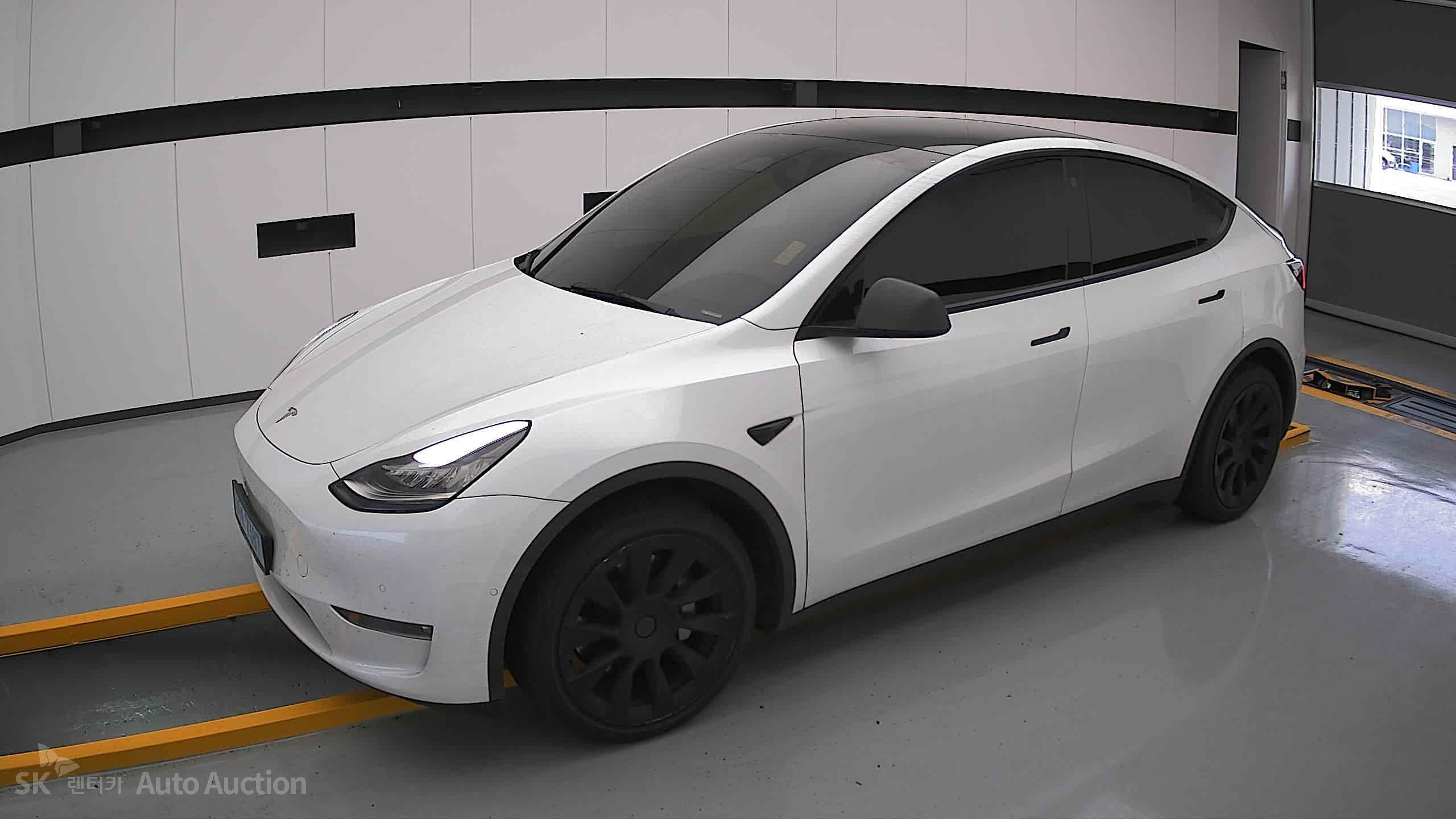 2022 - tesla model y