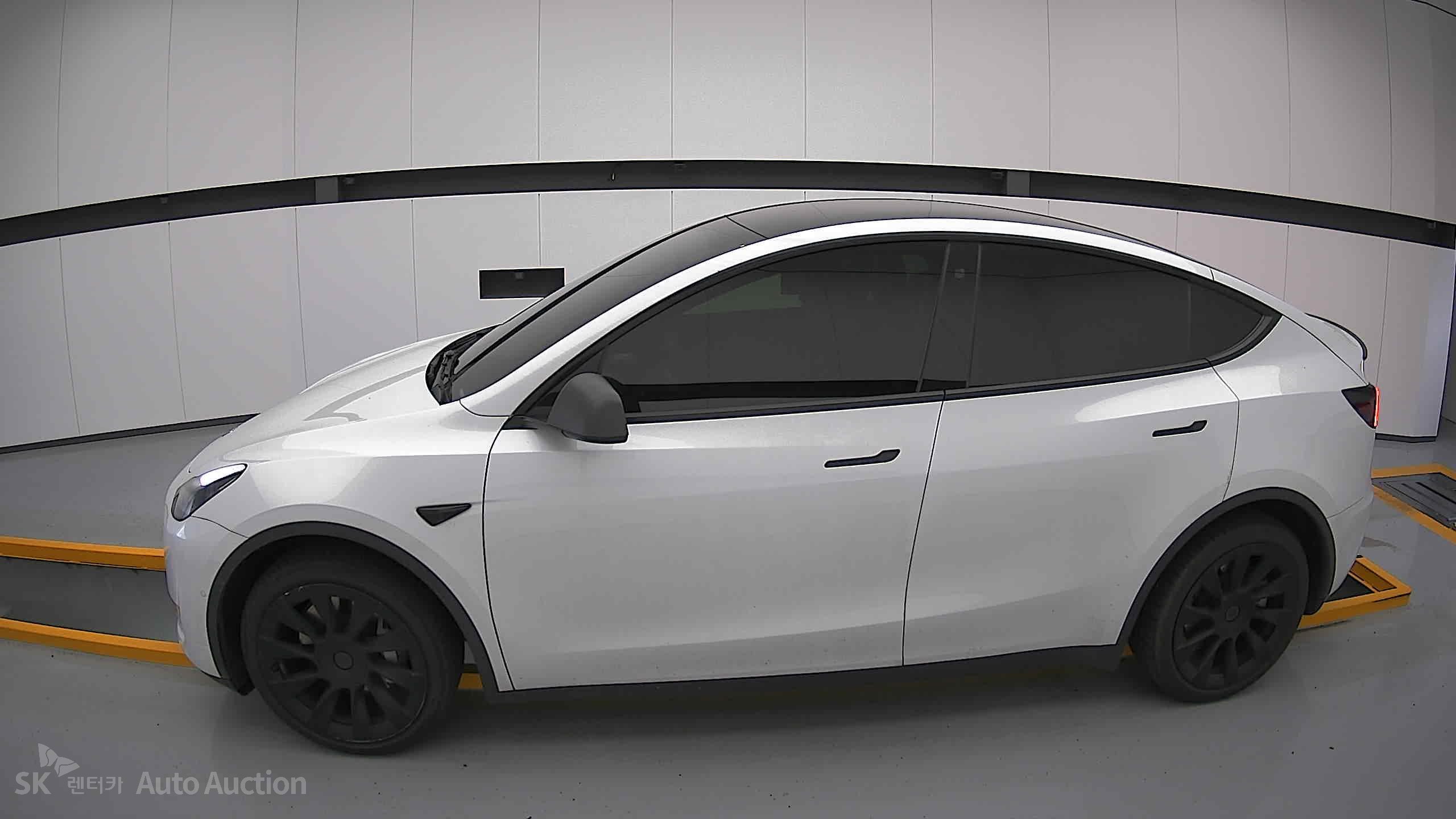 2022 - tesla model y