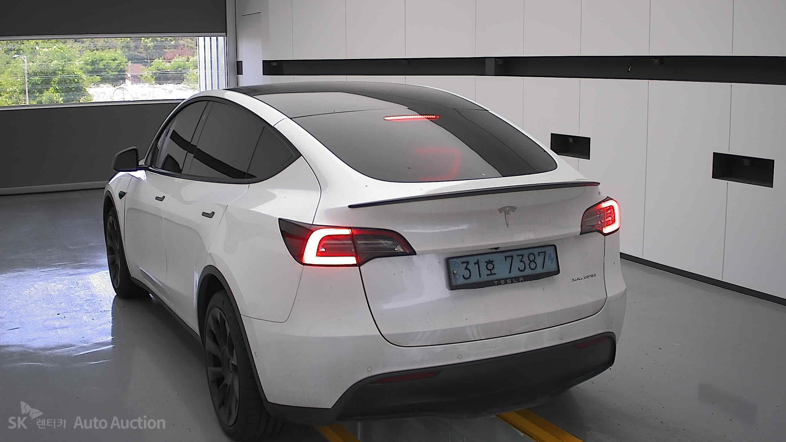 2022 - tesla model y