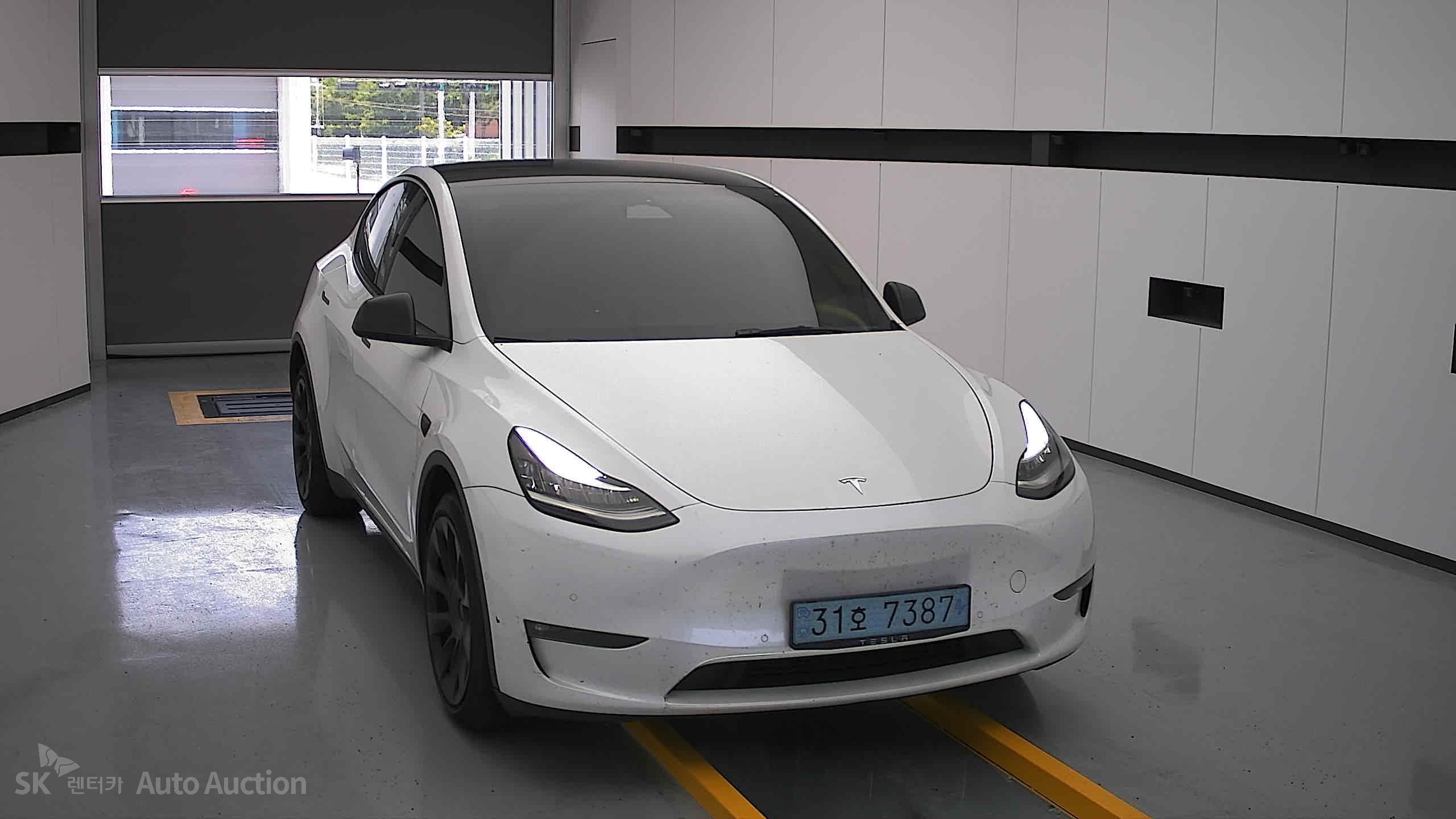 2022 - tesla model y