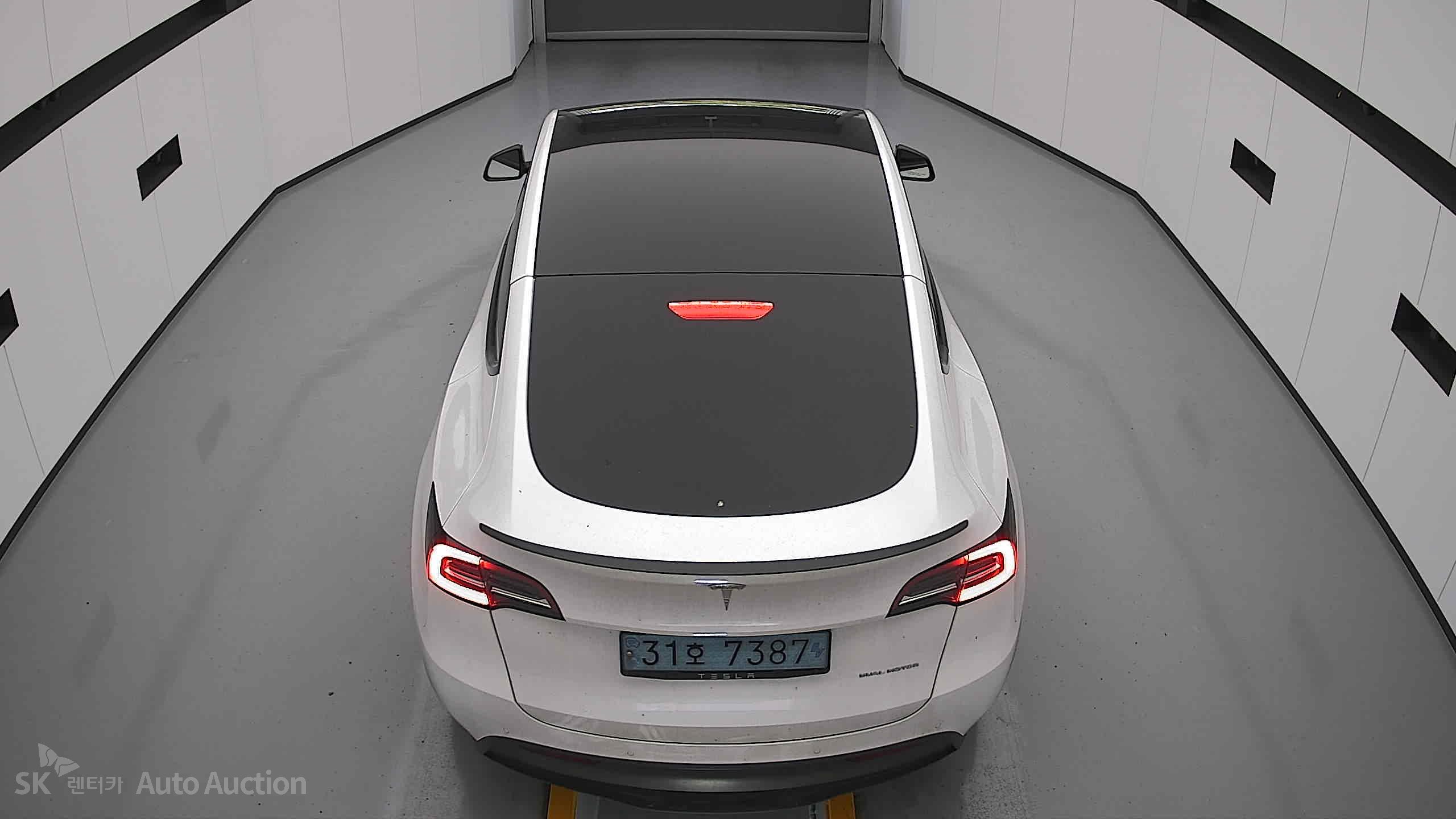 2022 - tesla model y