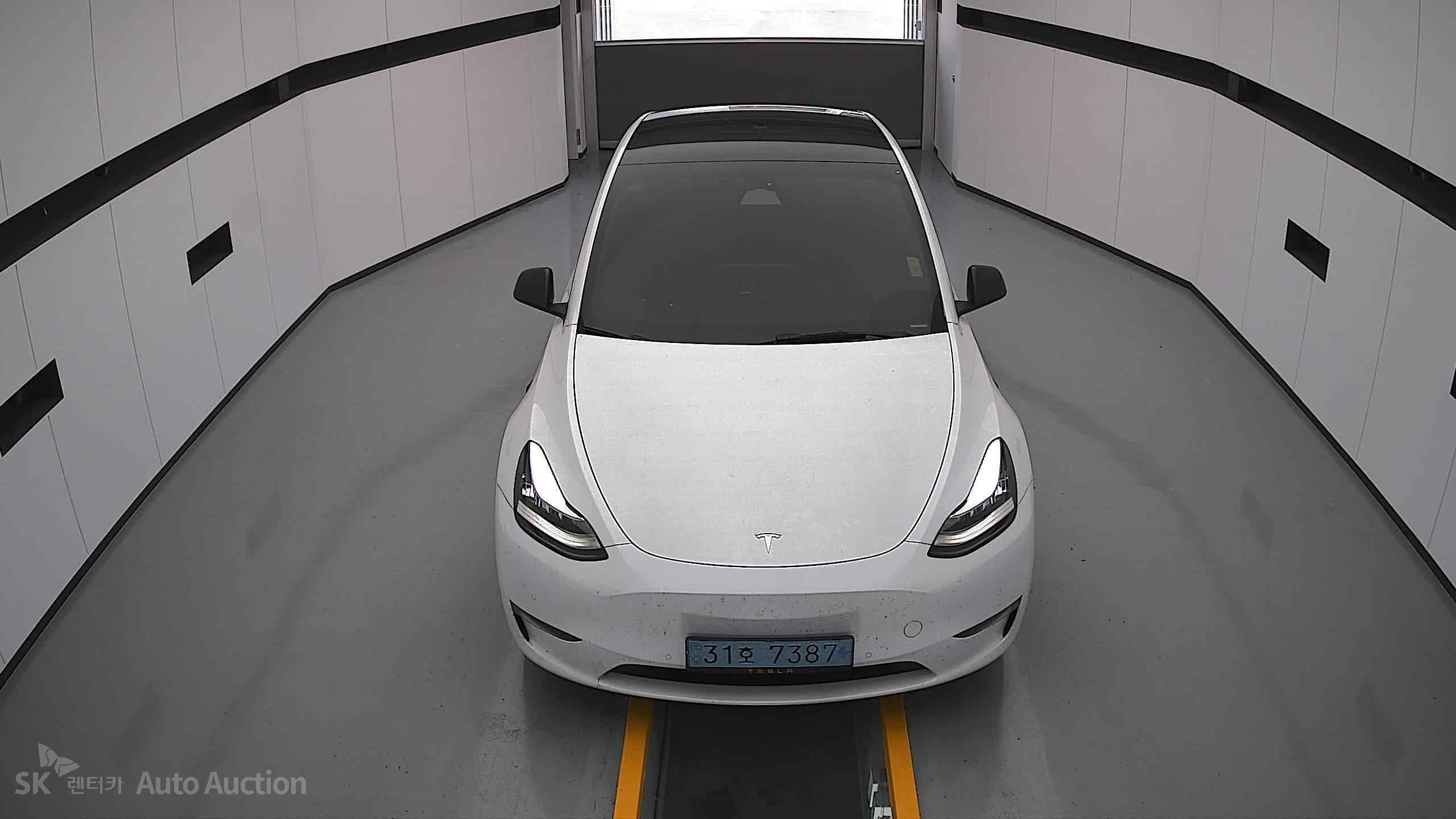 2022 - tesla model y