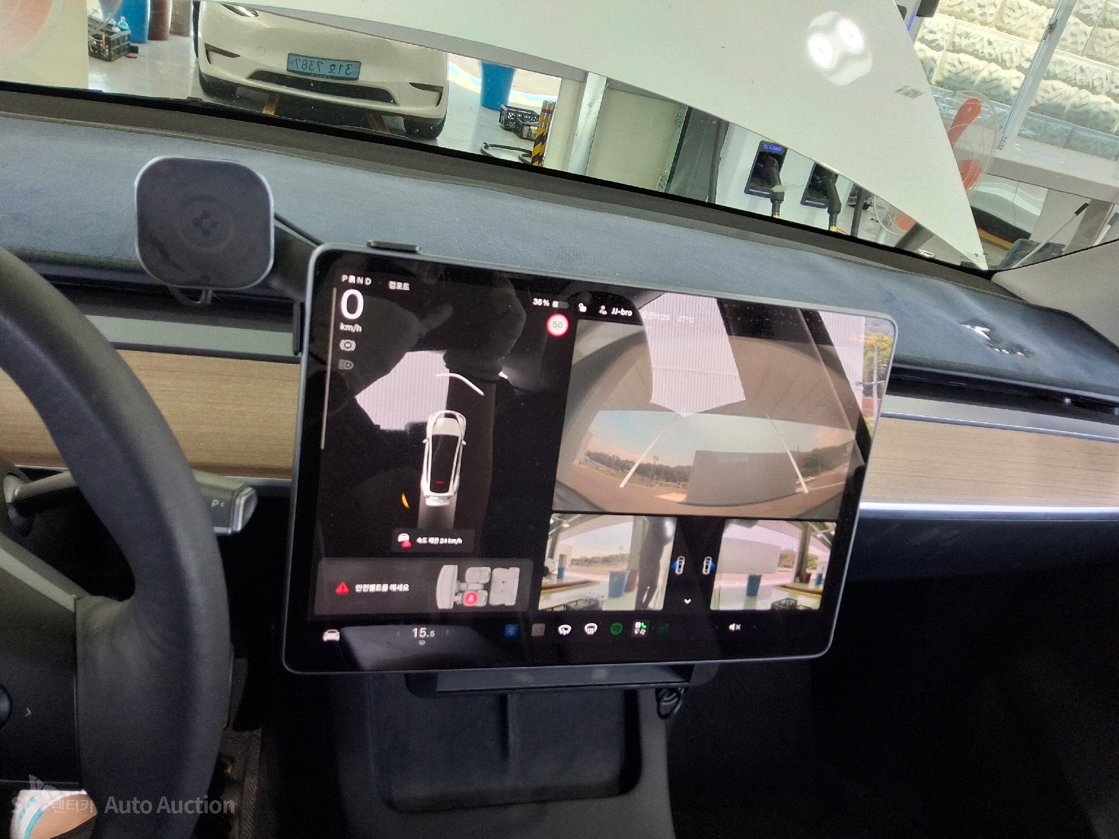 2022 - tesla model y