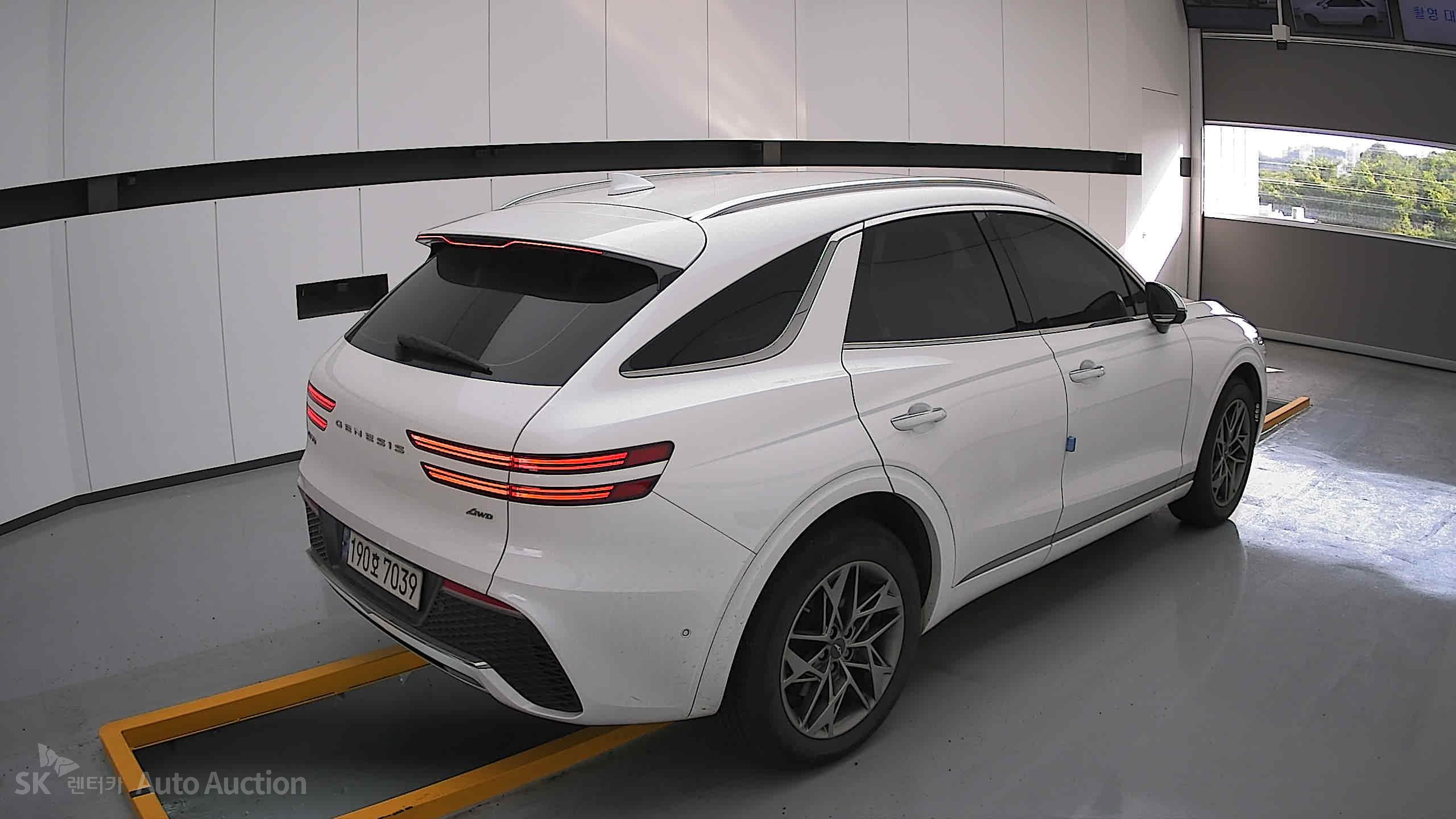2022 - genesis gv70