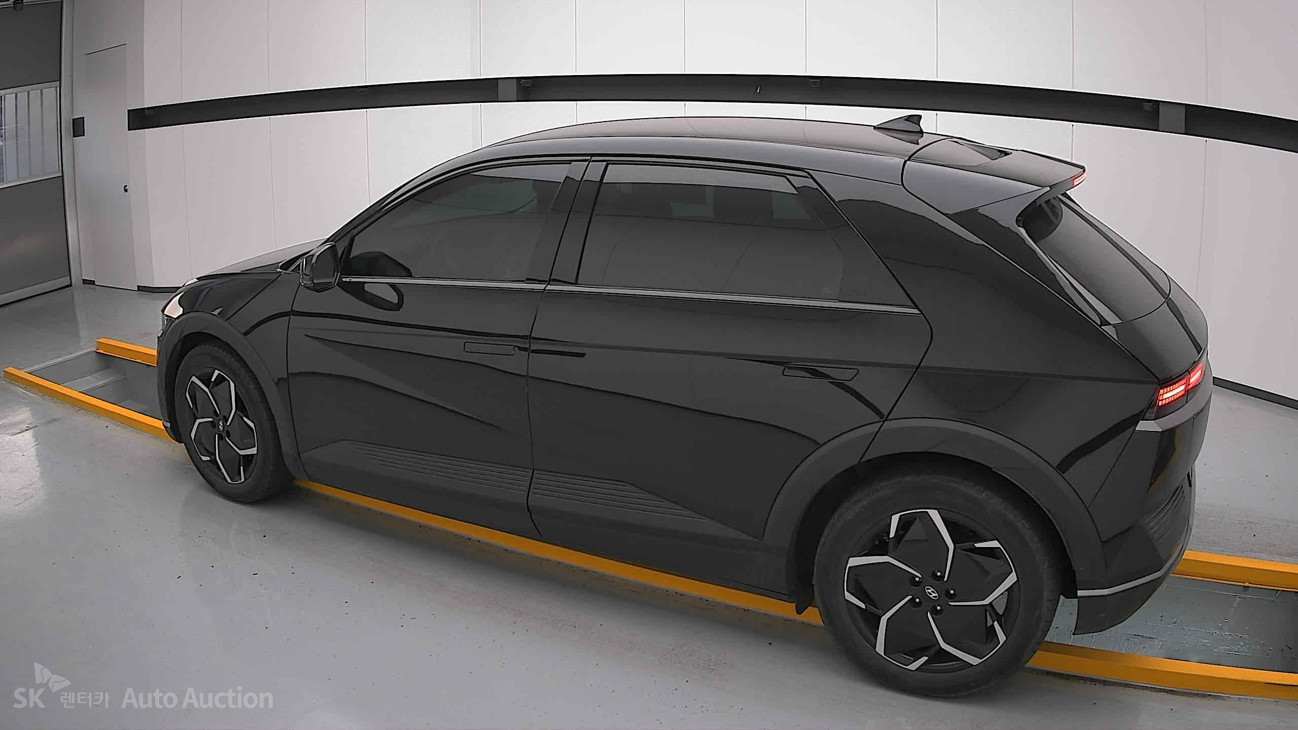 2022 - hyundai ioniq