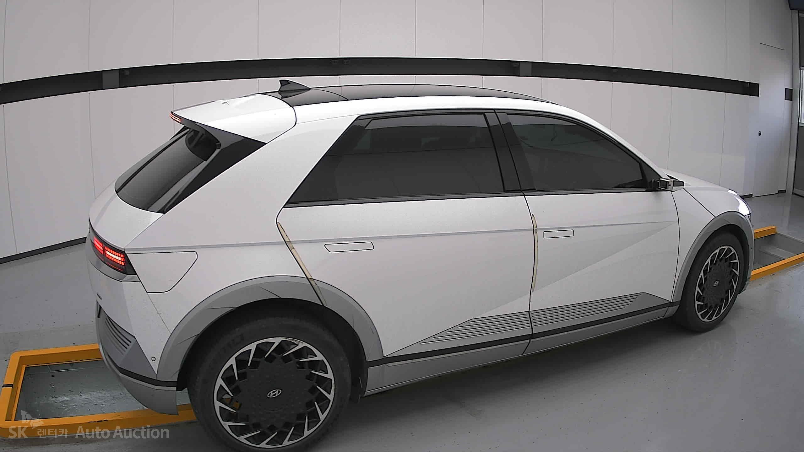 2023 - hyundai ioniq